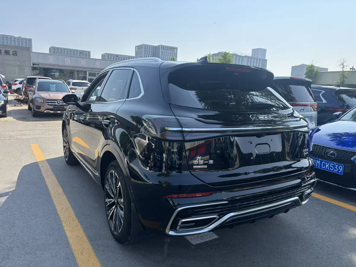 Hongqi HS5