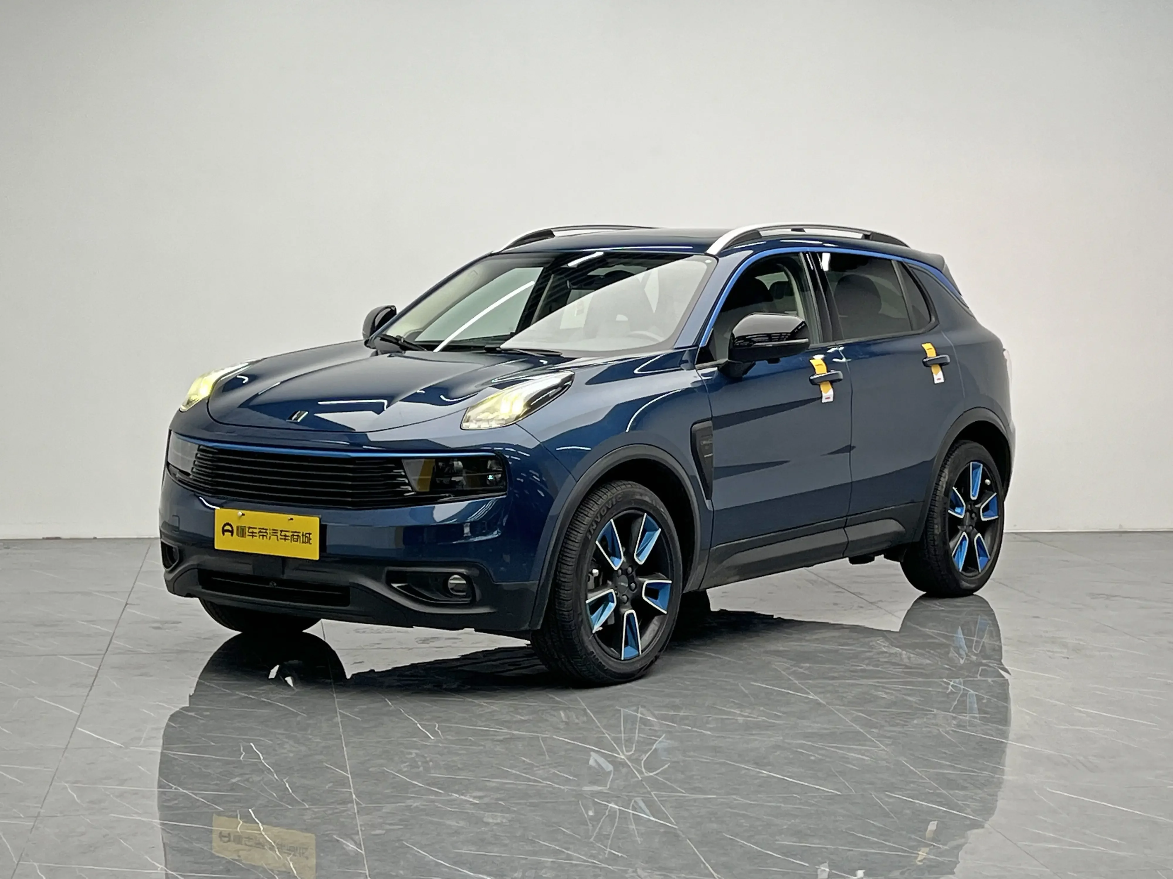 Lynk & Co 01