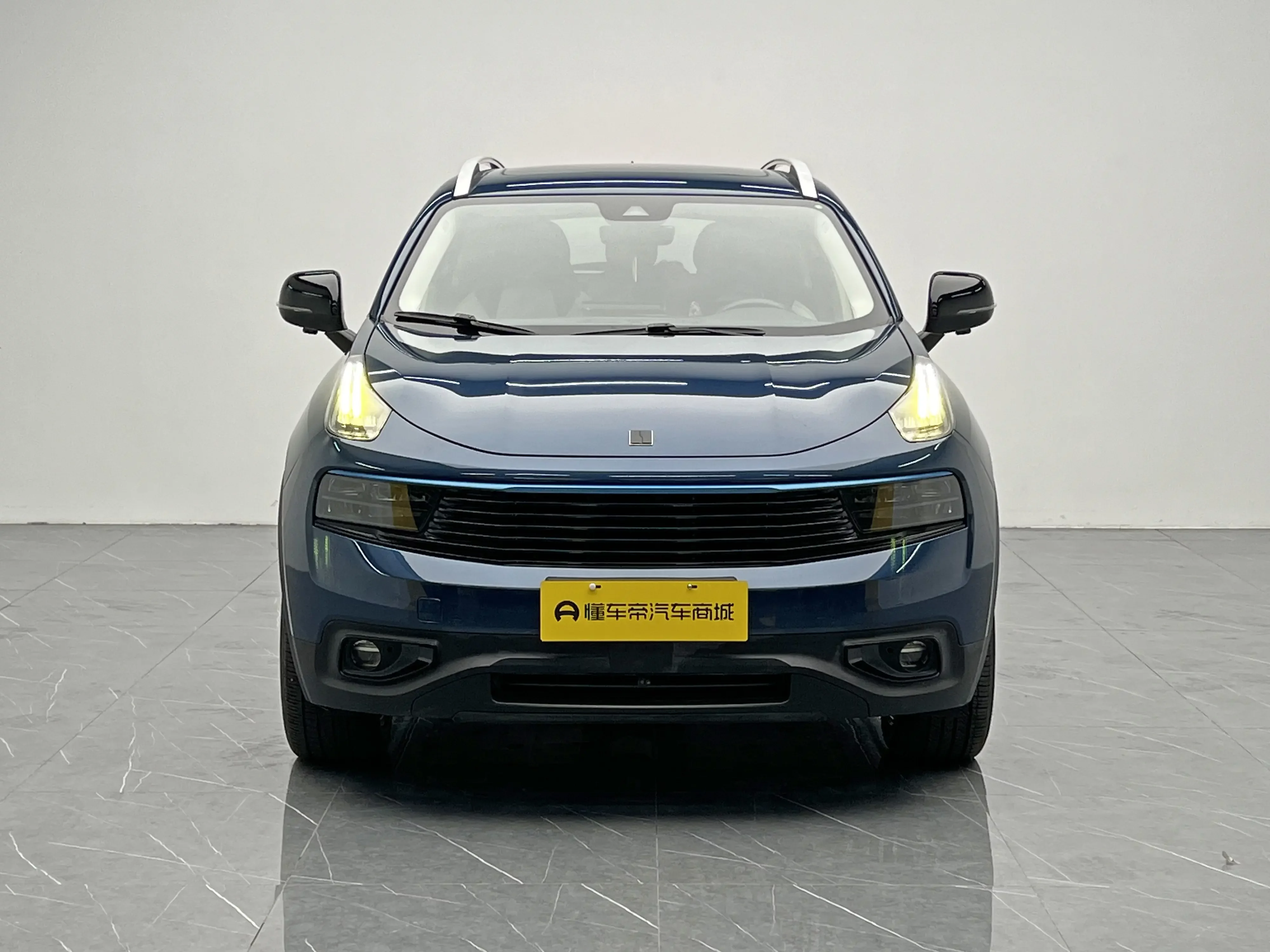 Lynk & Co 01