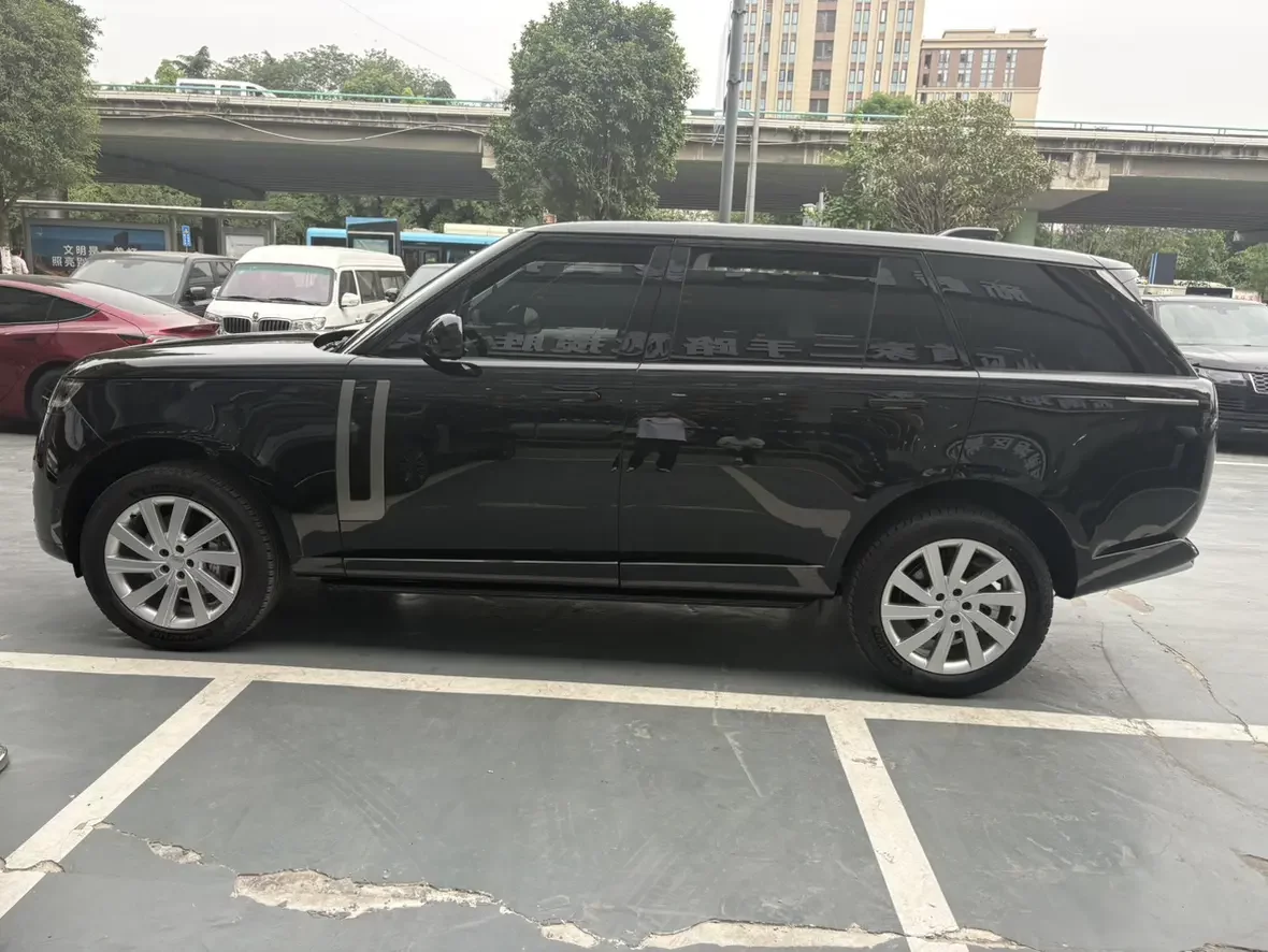 Land Rover range rover
