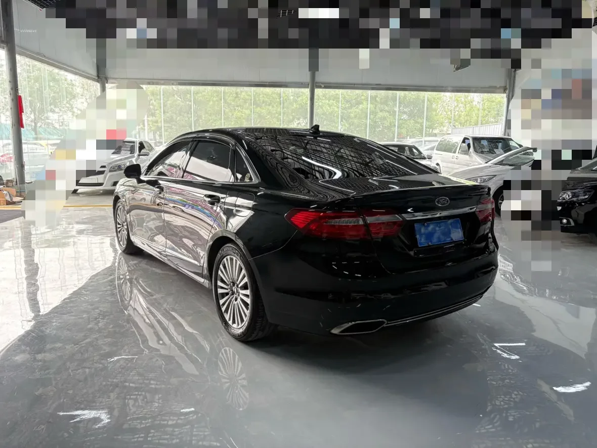 Ford Taurus