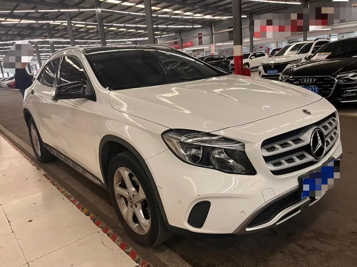 Mercedes-Benz GLA