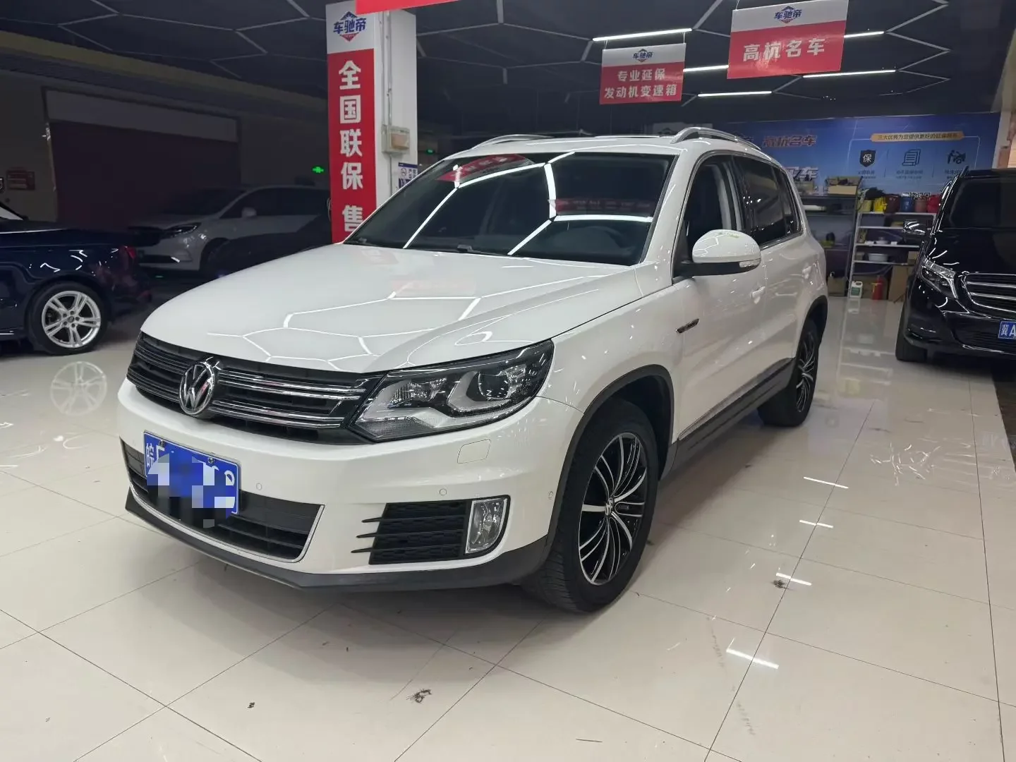 Volkswagen Tiguan (Tharu)