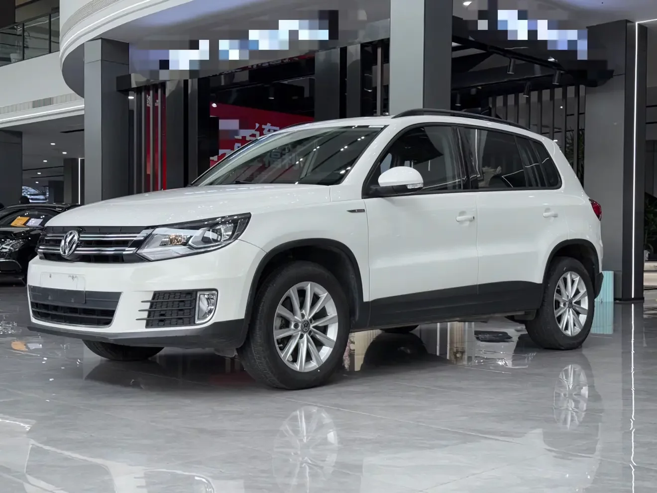 Volkswagen Tiguan (Tharu)