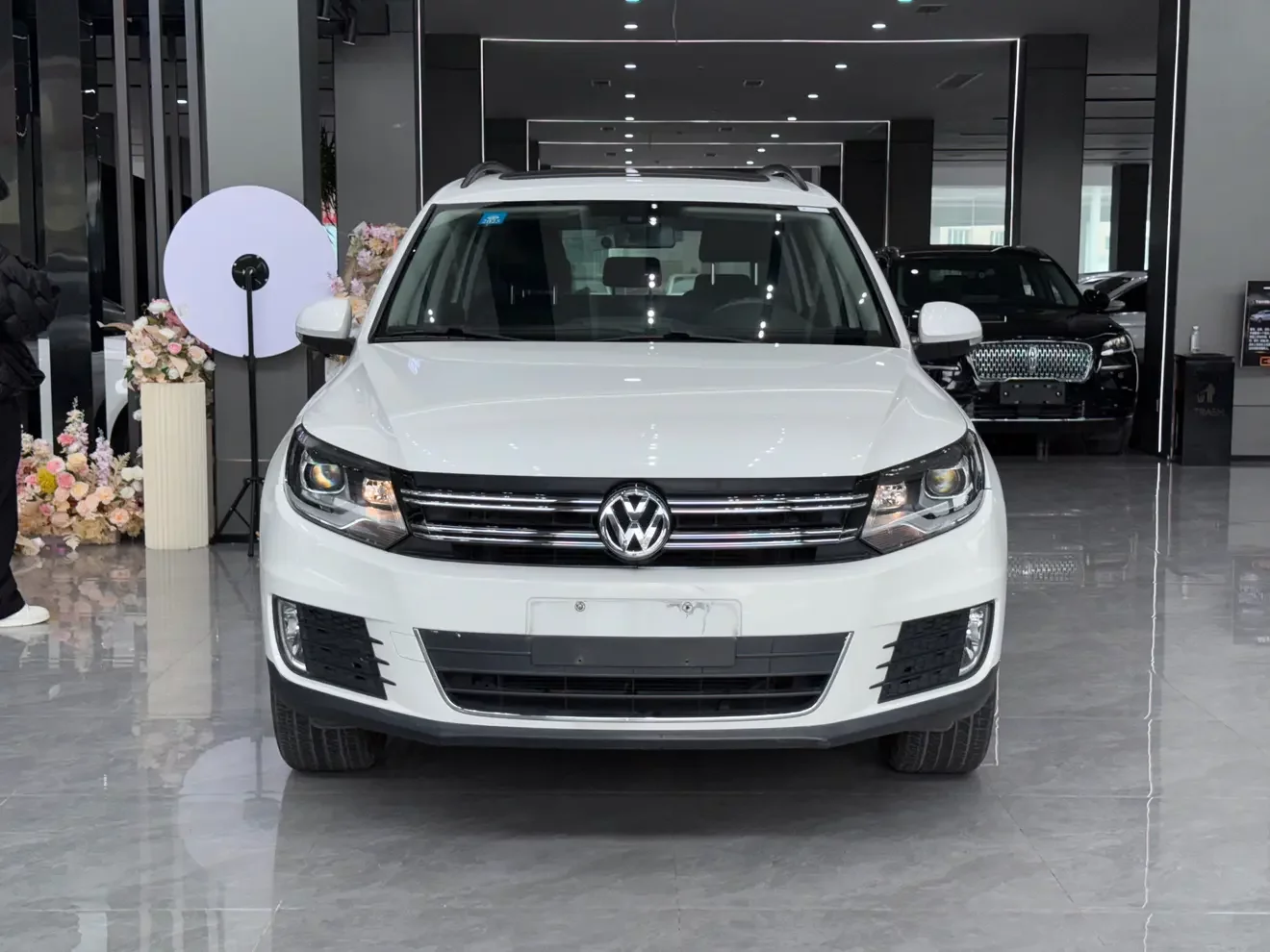 Volkswagen Tiguan (Tharu)