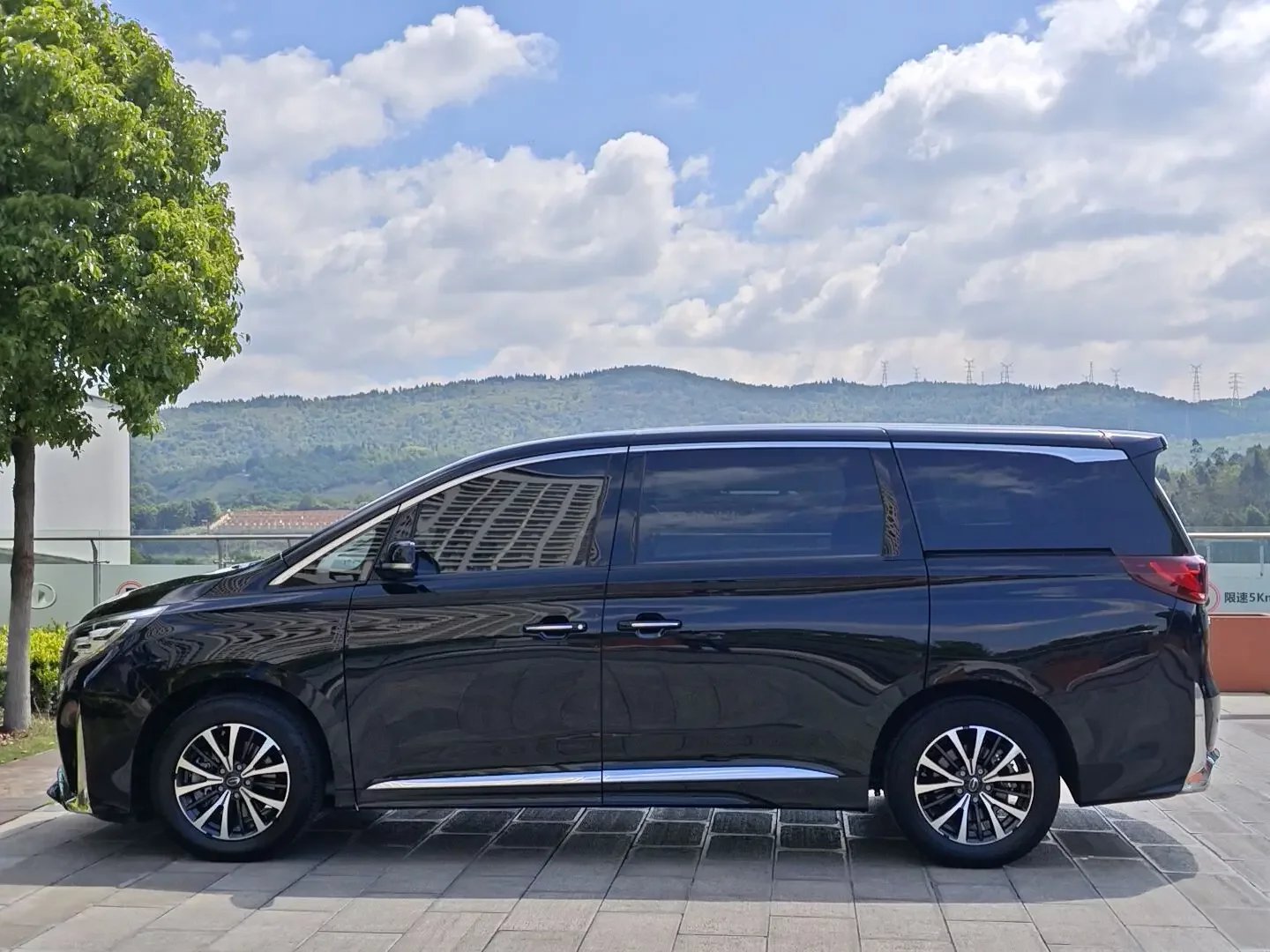 GAC Trumpchi M8