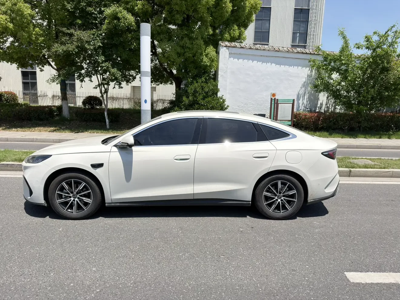 BYD Seal 06DM