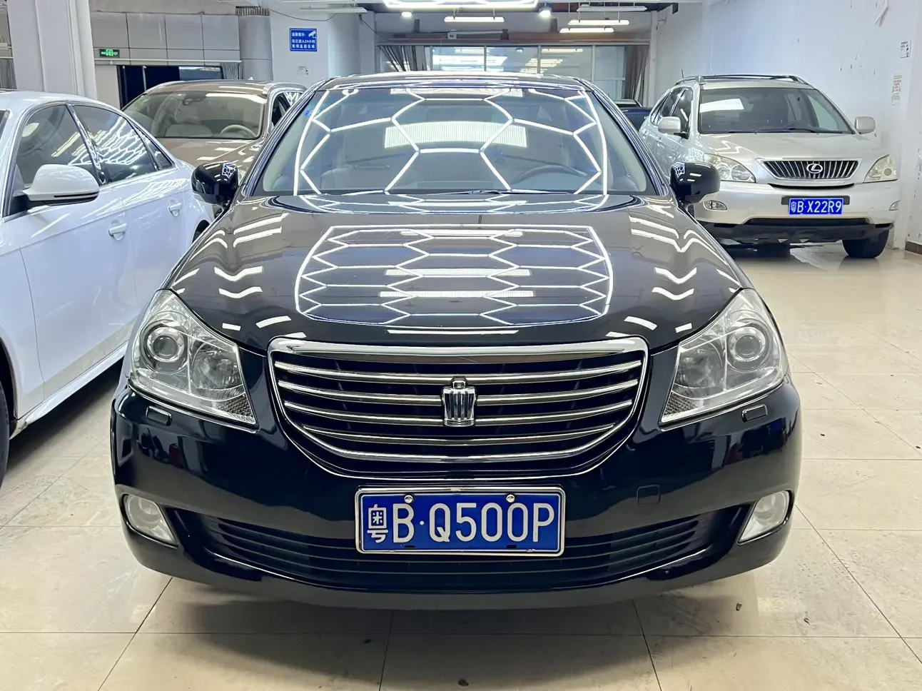 Toyota crown