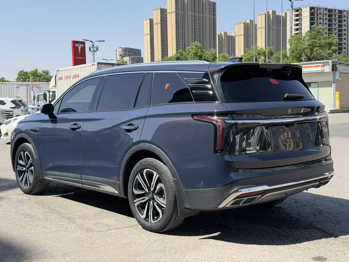 Hongqi HS7