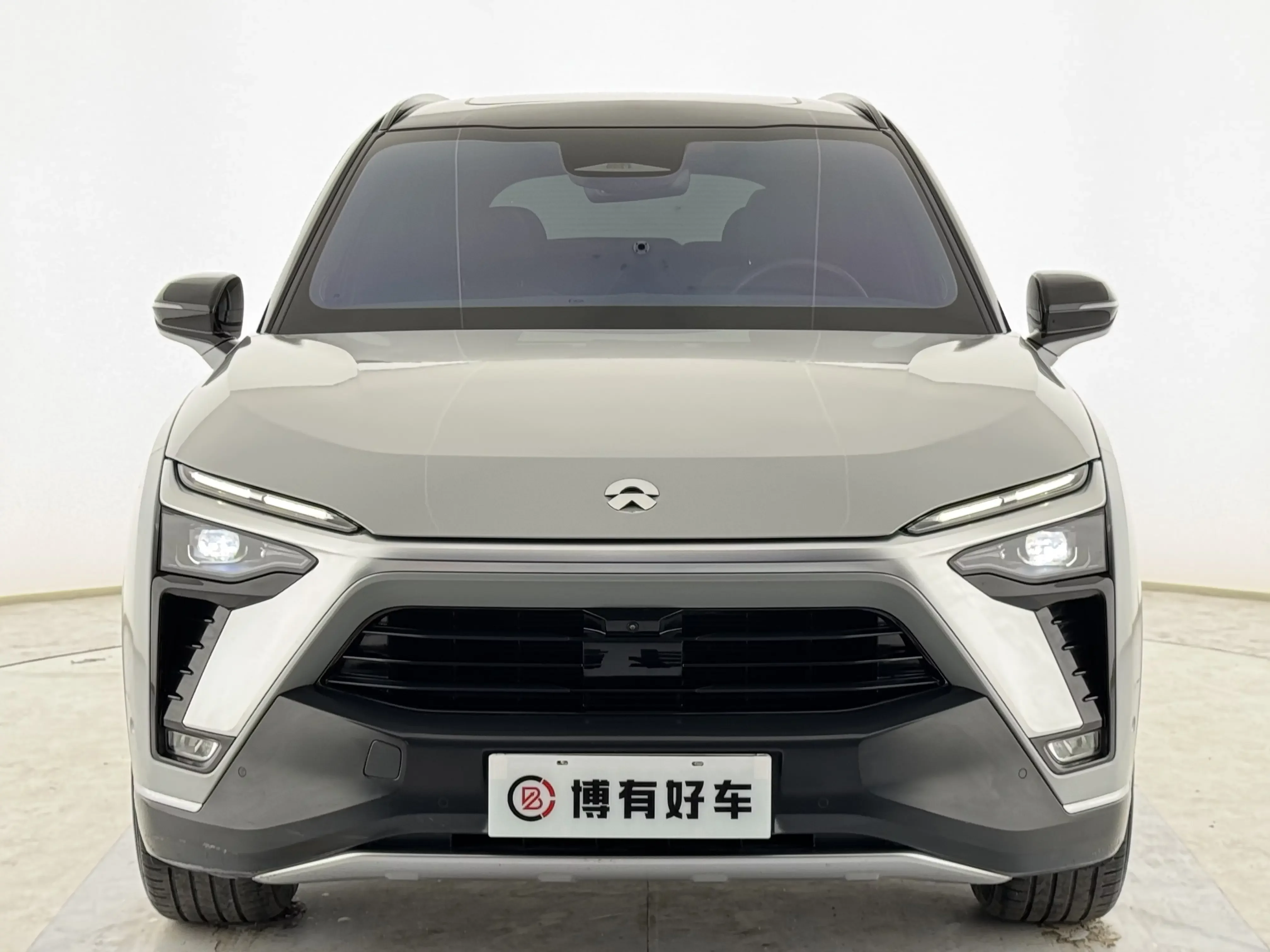 NIO ES8
