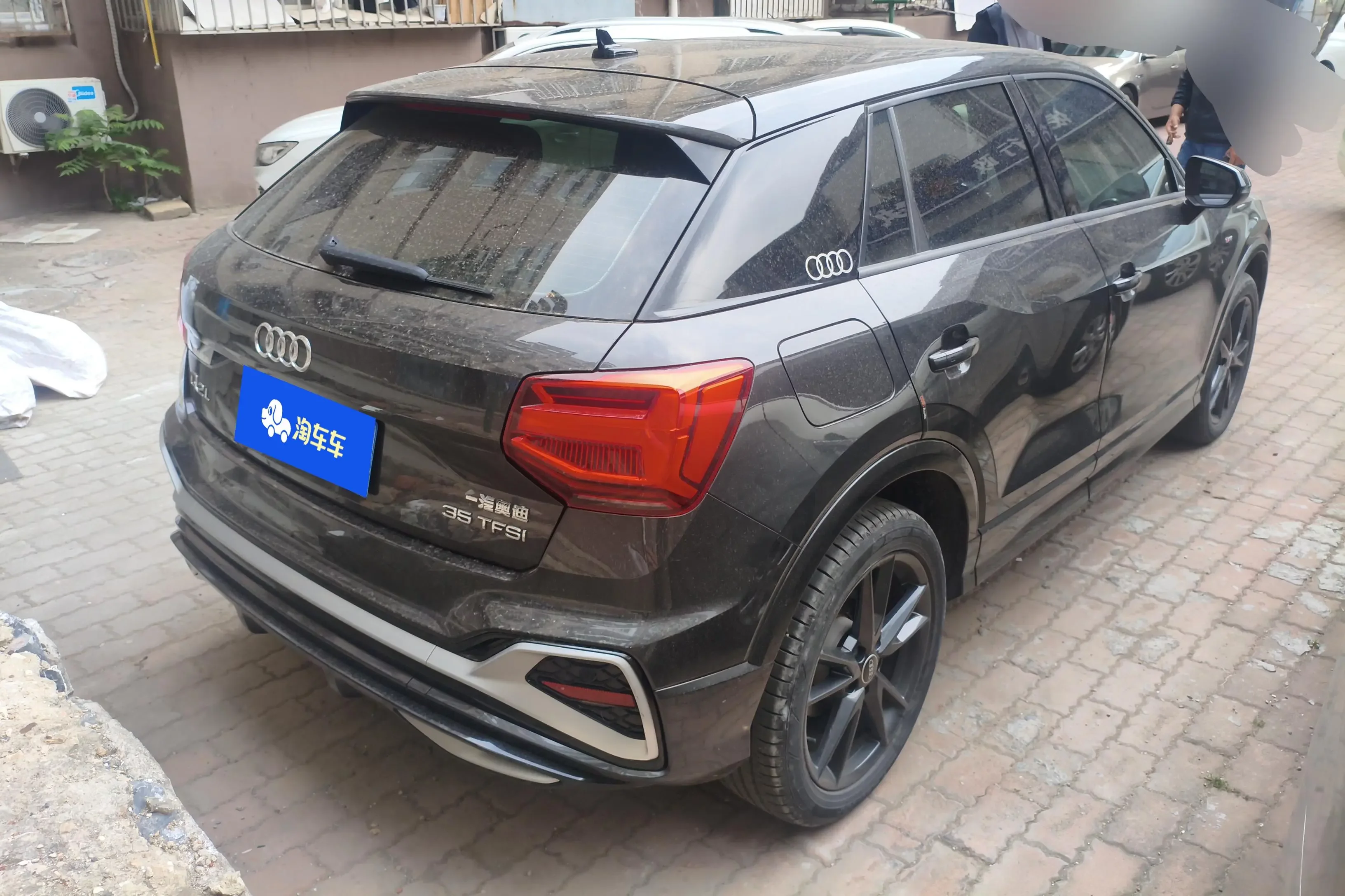 Audi Q2L
