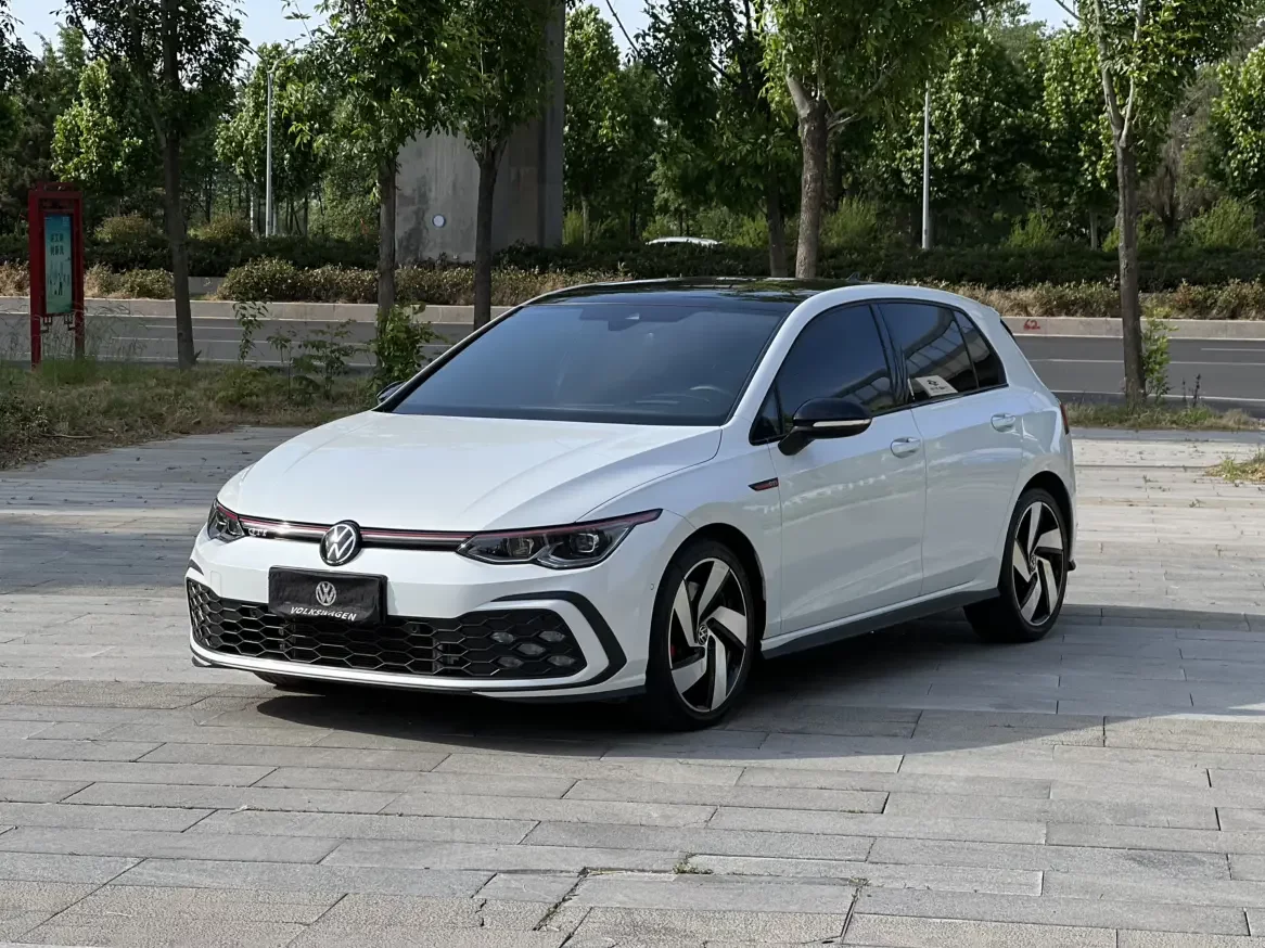 Volkswagen Golf GTI