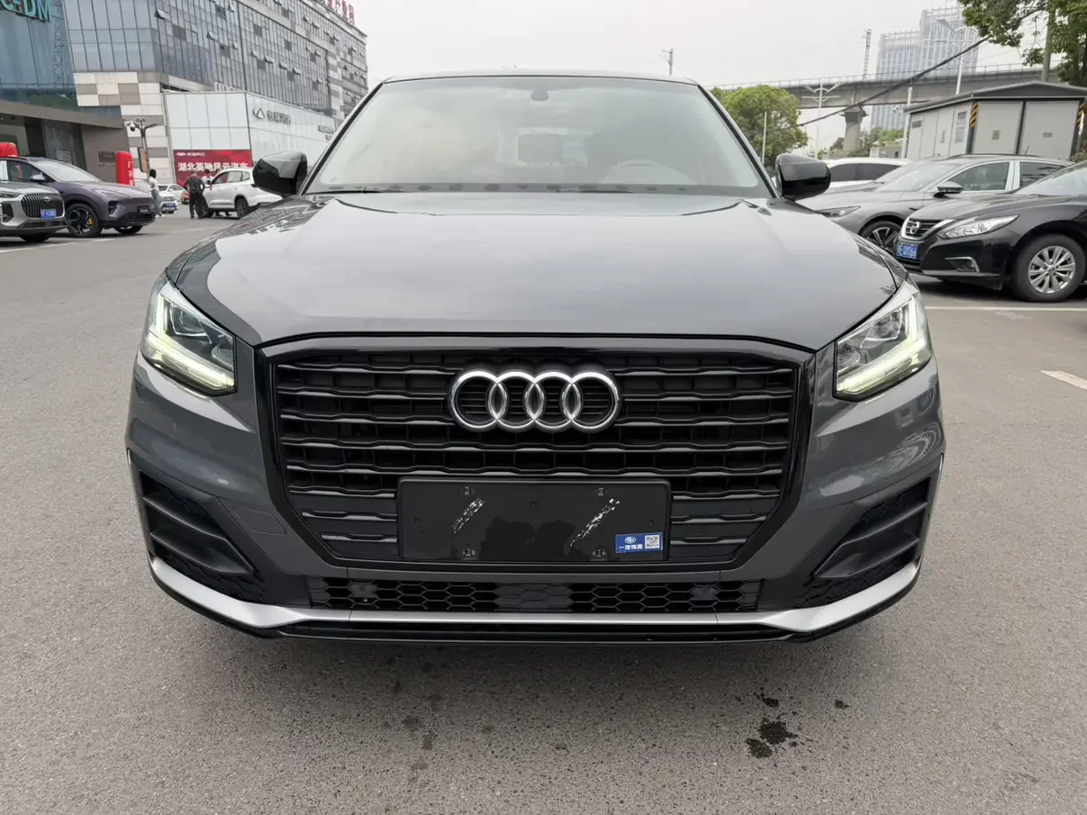 Audi Q2L