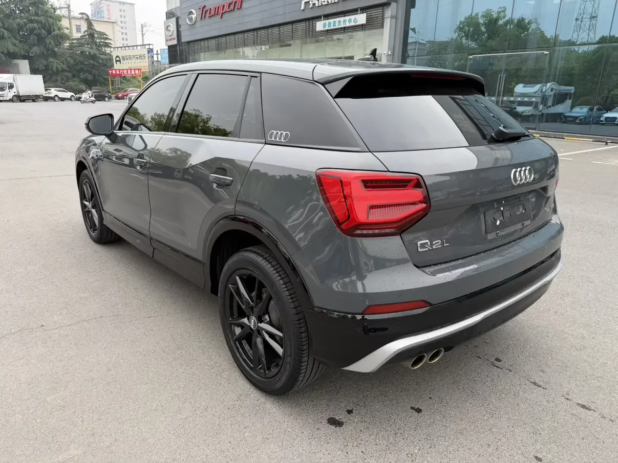 Audi Q2L