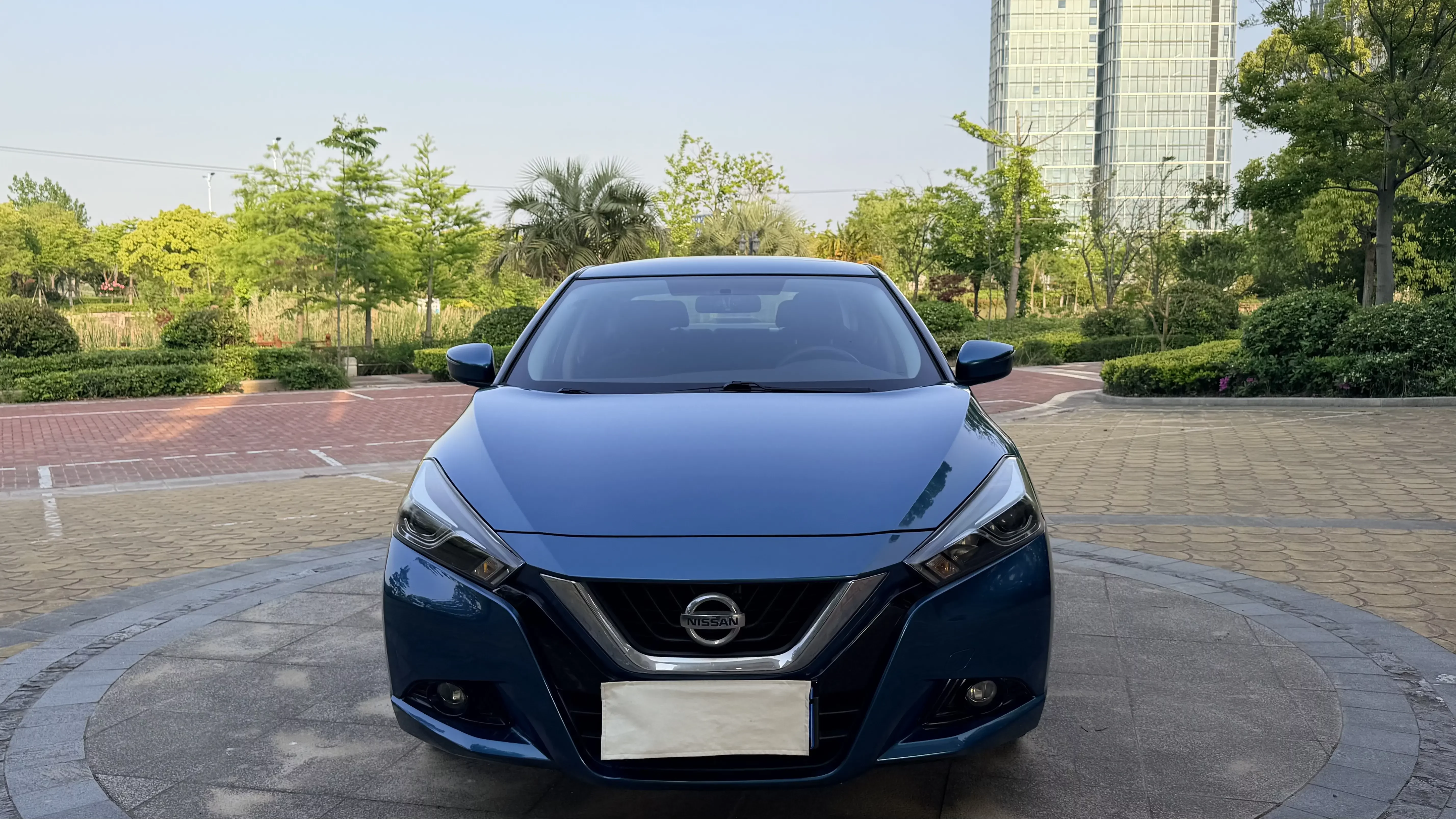 Nissan bluebird