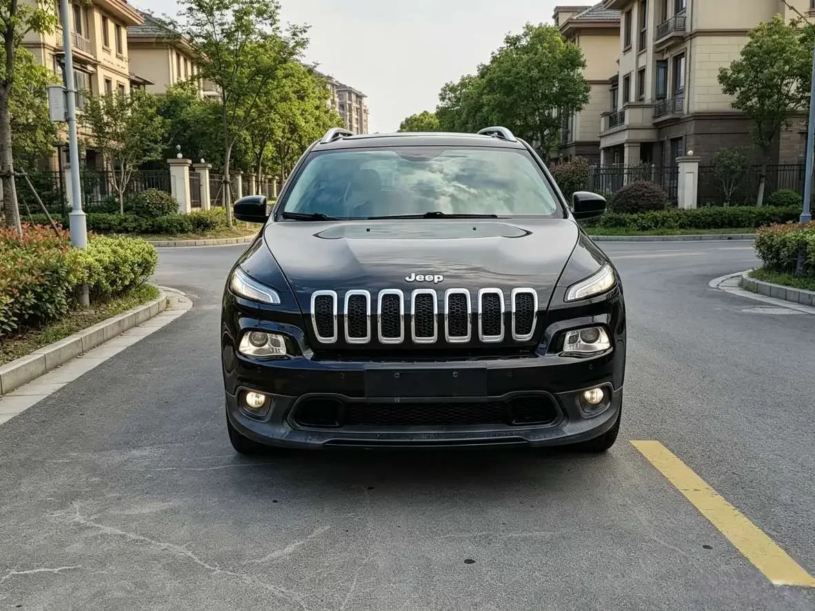 Jeep Cherokee  из Китая