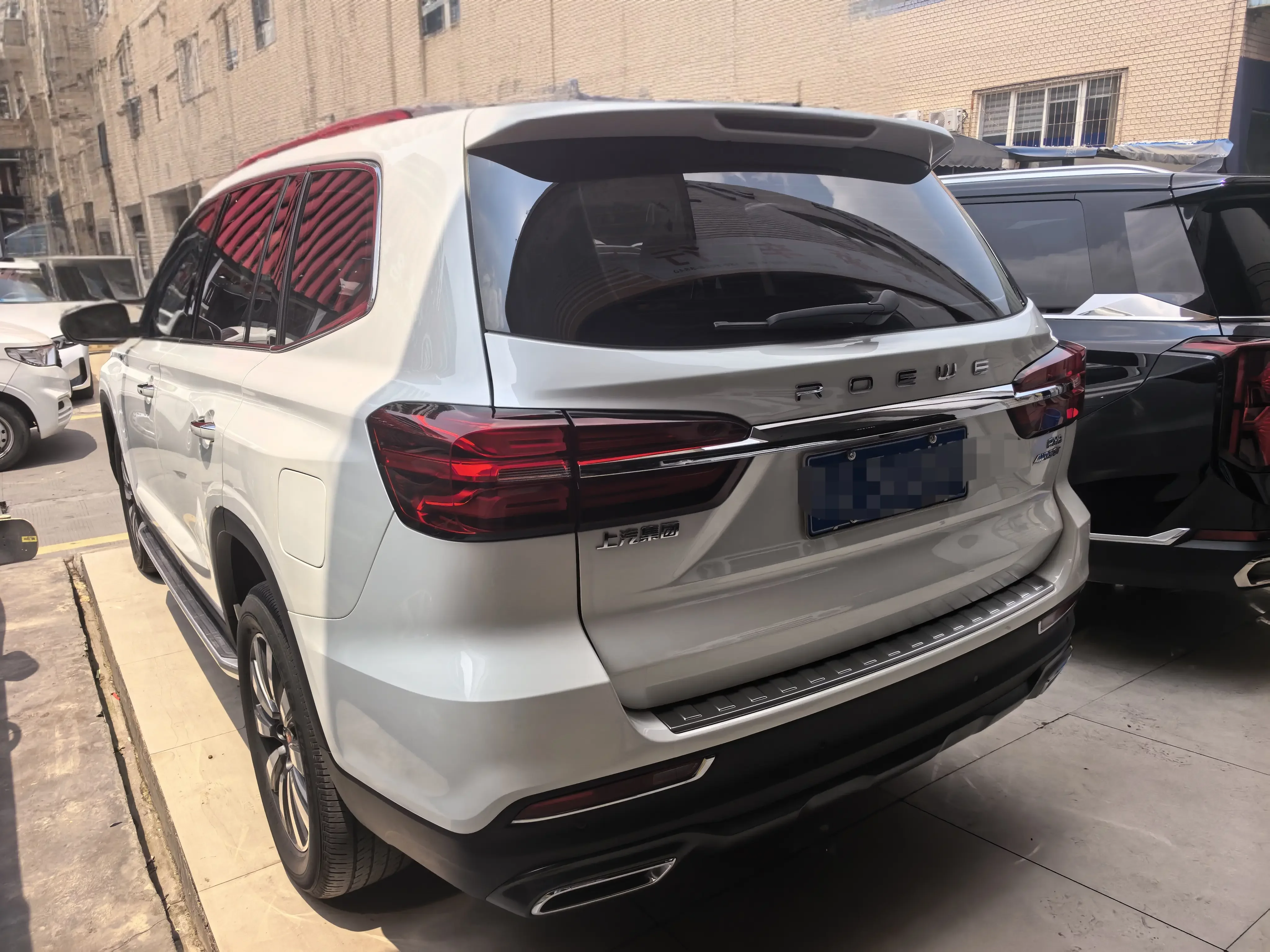 Roewe RX8