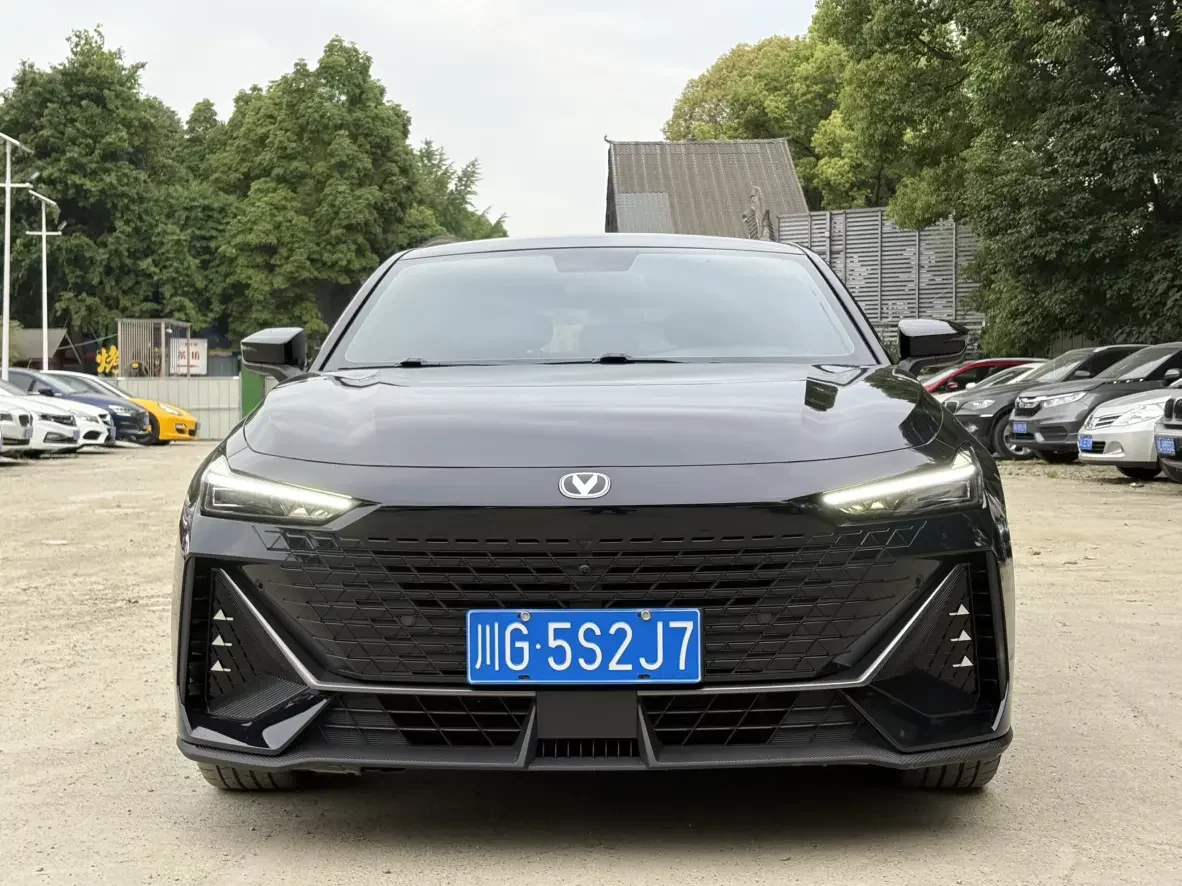 Changan UNI-V  из Китая