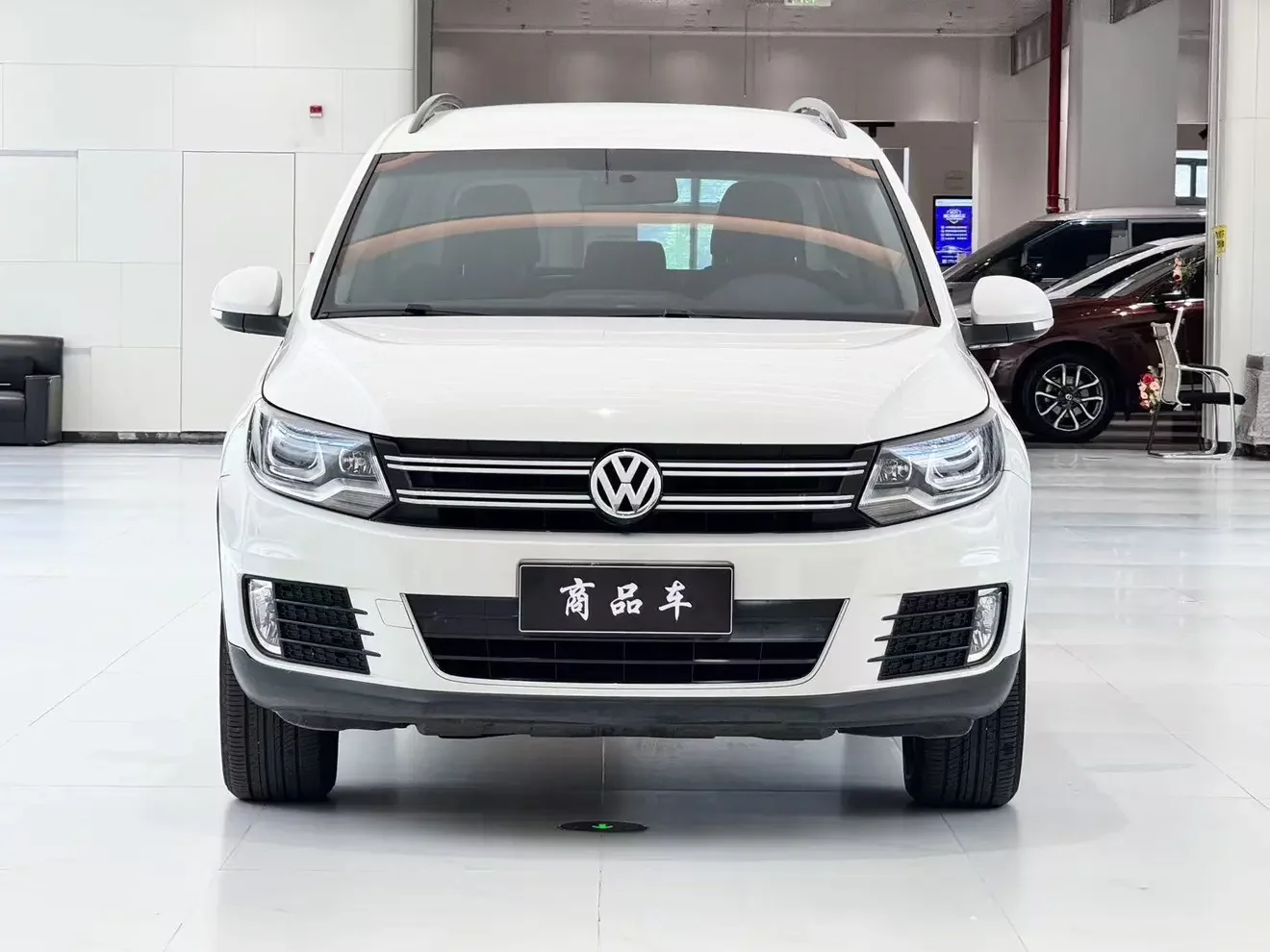 Volkswagen Tiguan (Tharu)