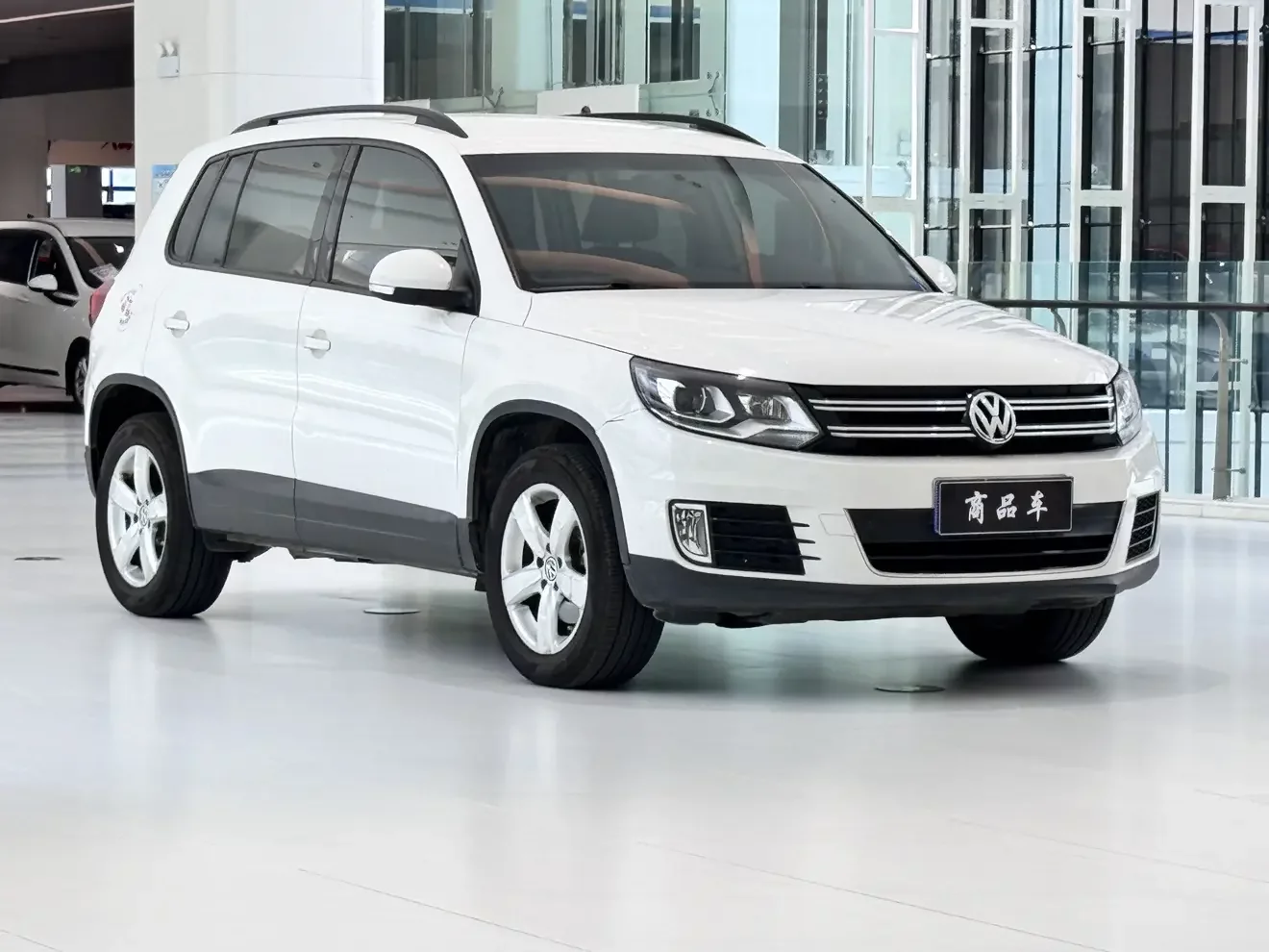 Volkswagen Tiguan (Tharu)