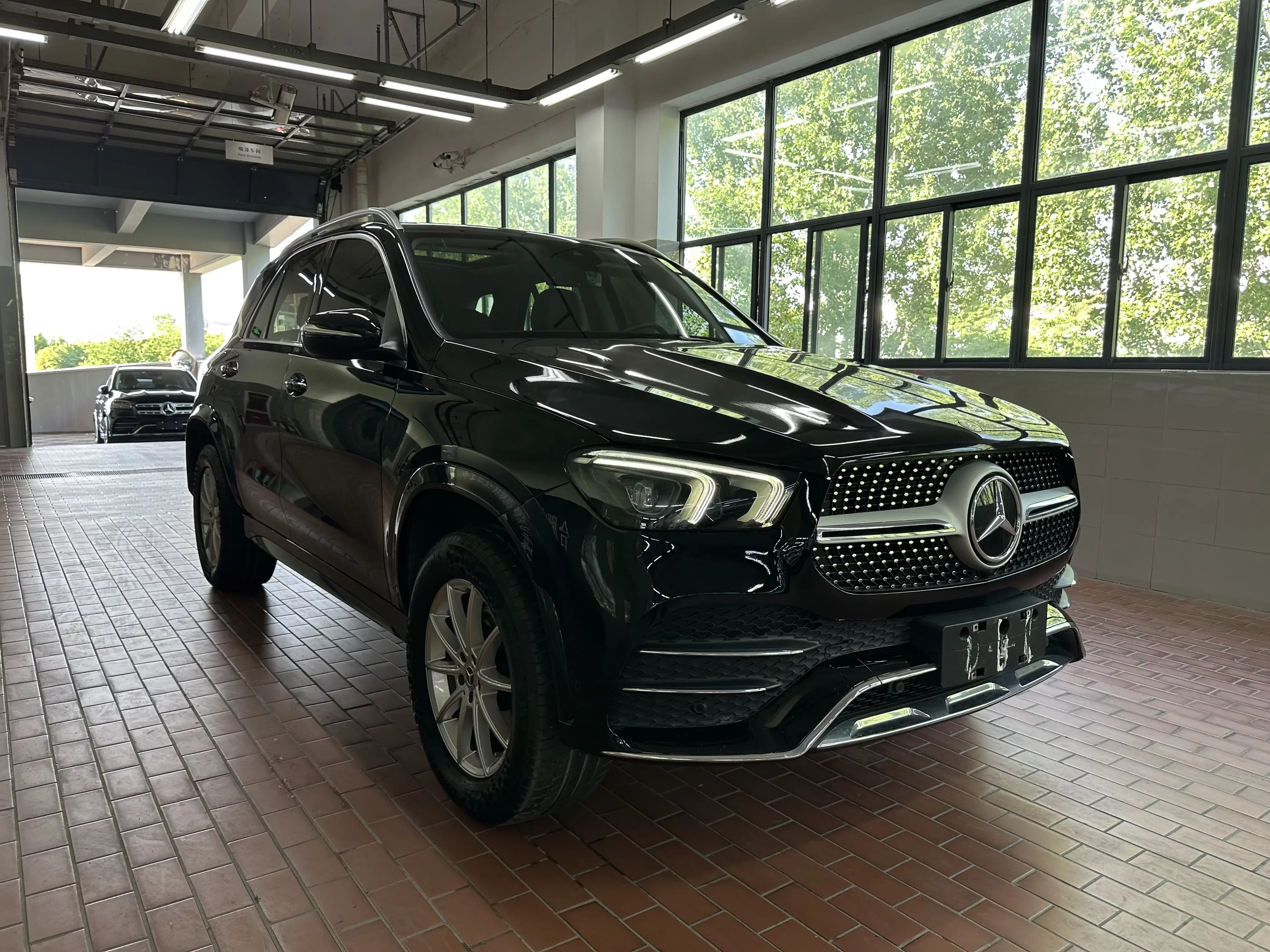 Mercedes-Benz GLE (Imported)