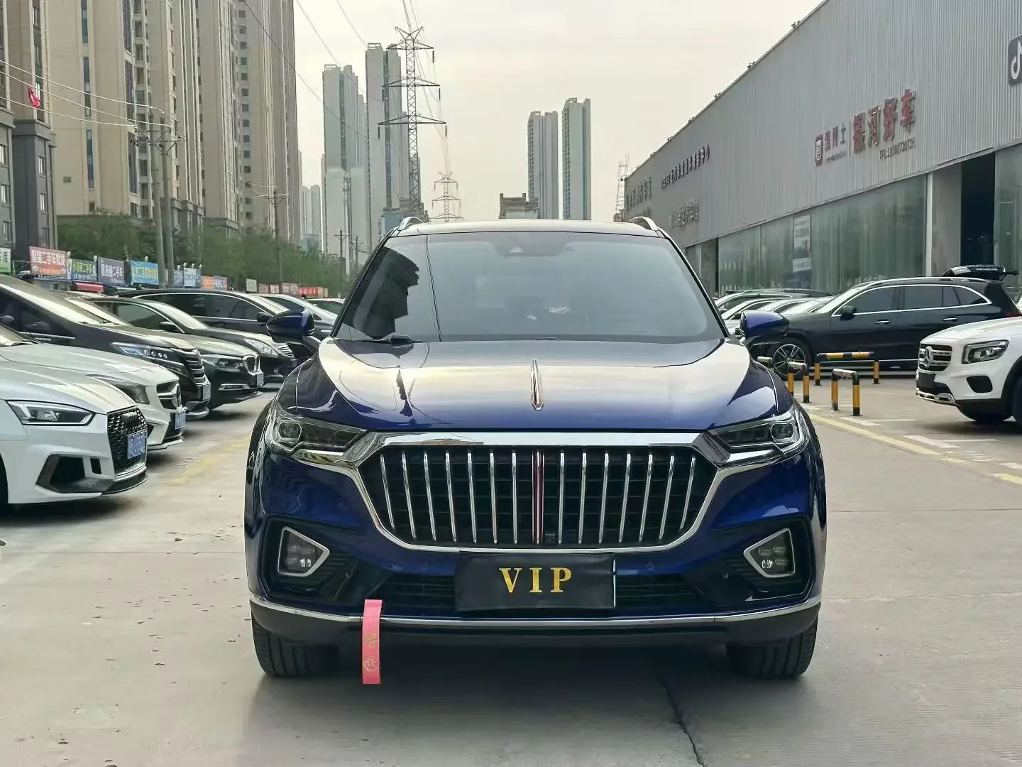Hongqi HS5