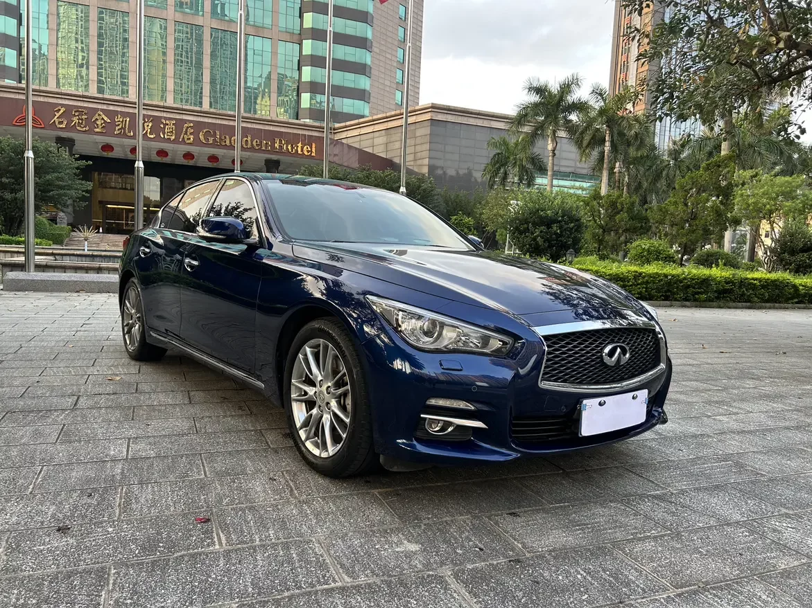 Infiniti Q50L