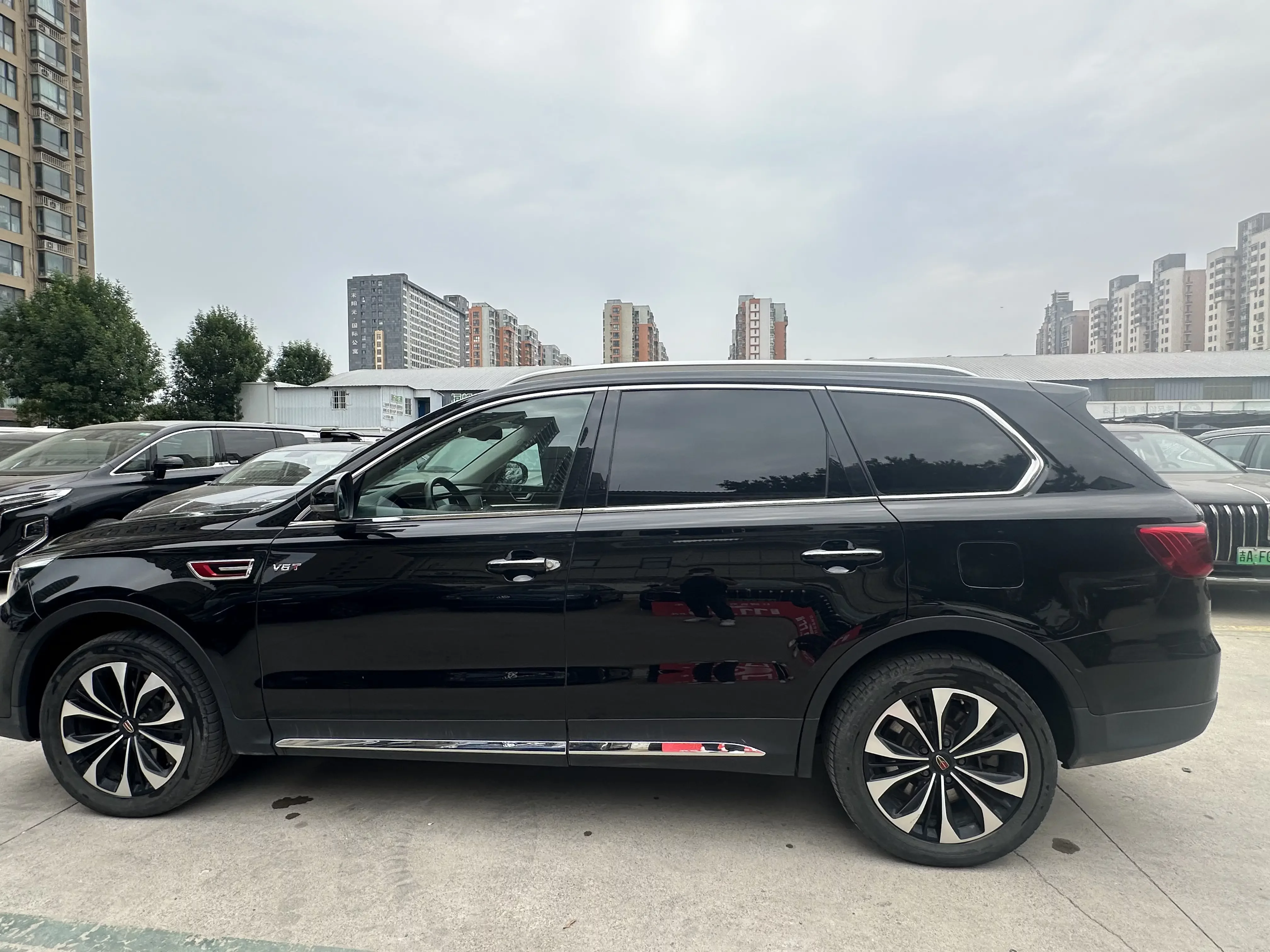 Hongqi HS7