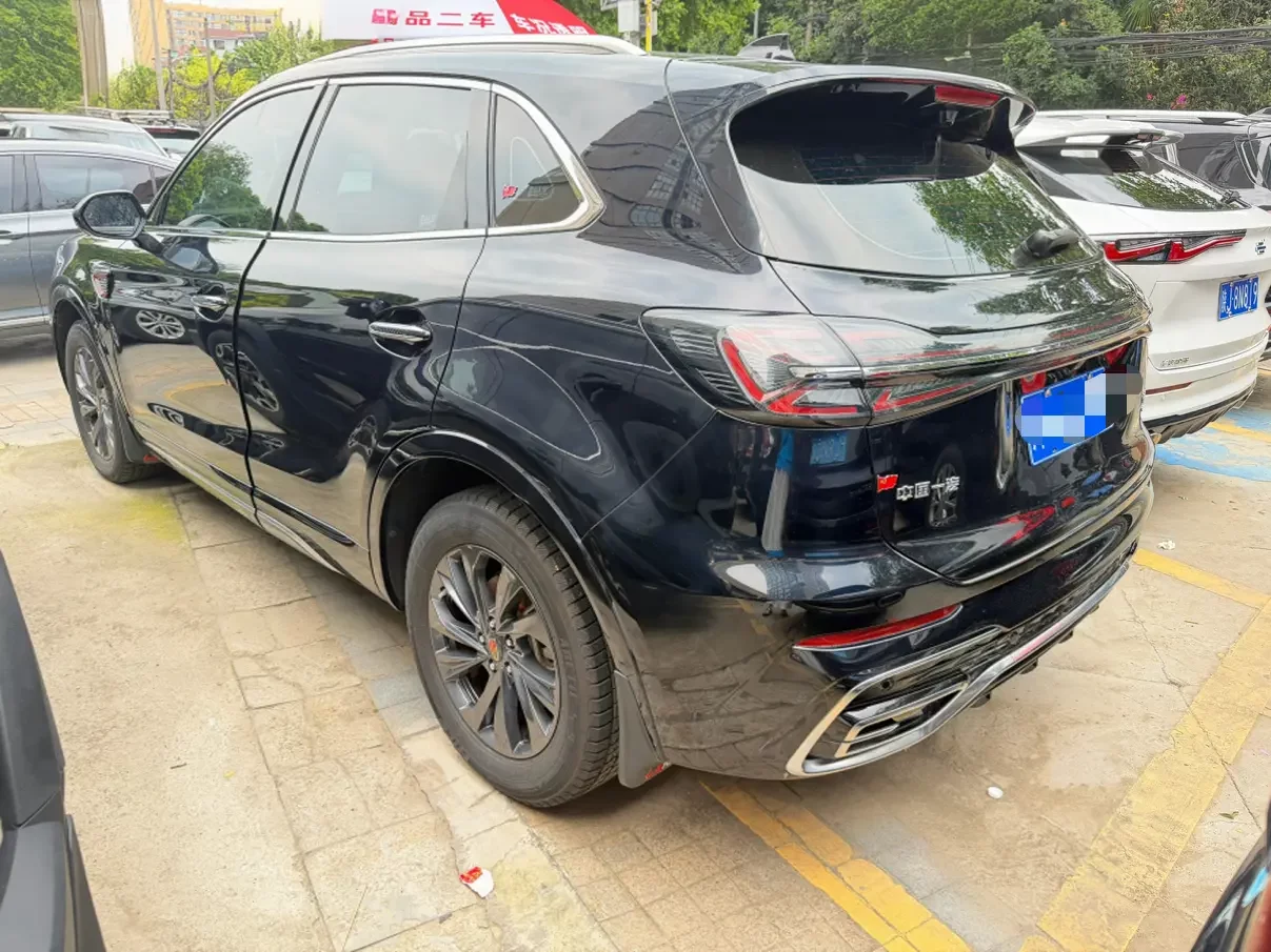 Hongqi HS5