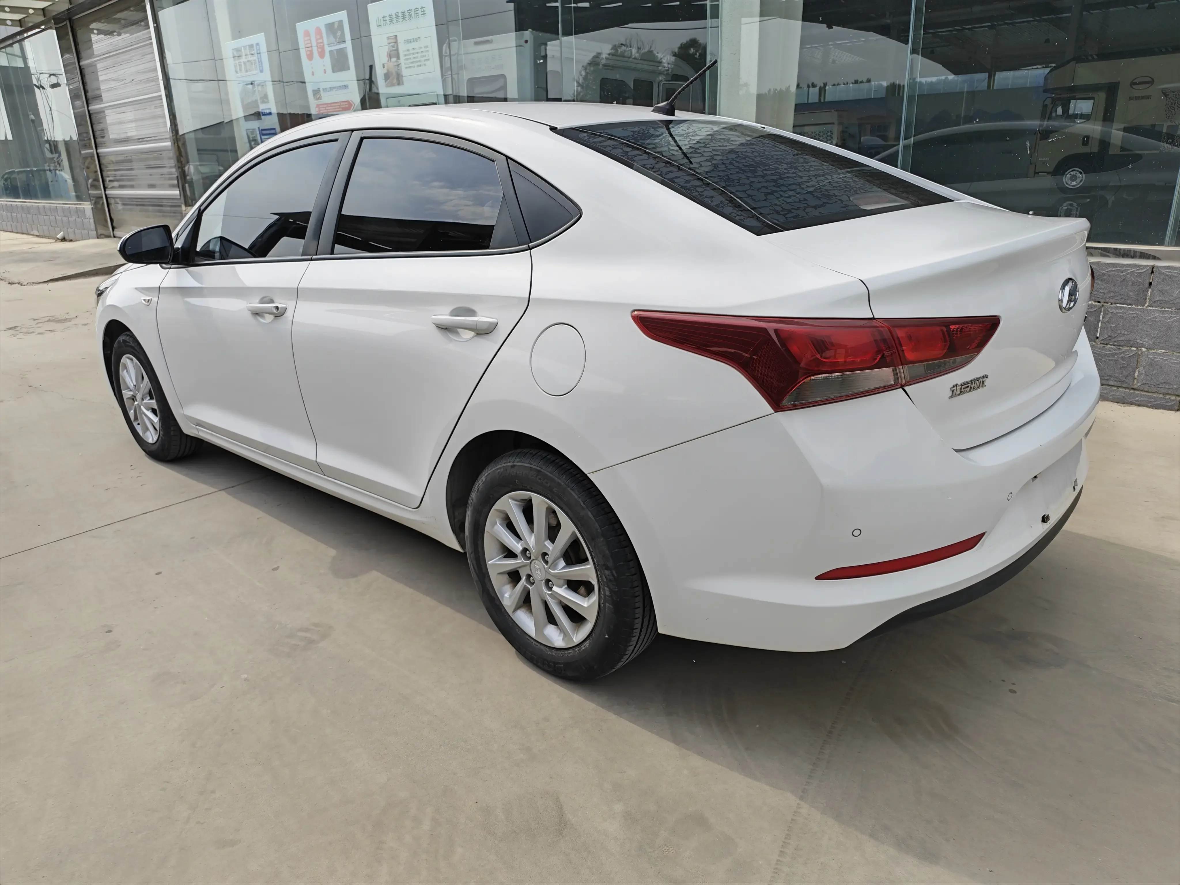 Hyundai Accept