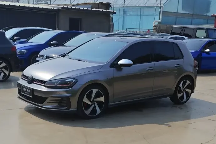 Volkswagen Golf GTI