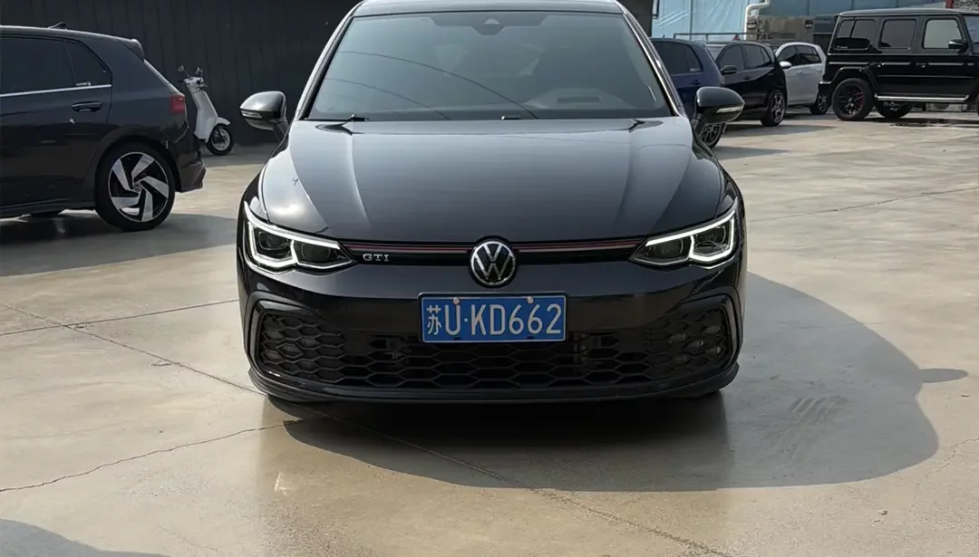 Volkswagen Golf GTI
