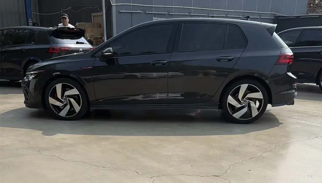 Volkswagen Golf GTI