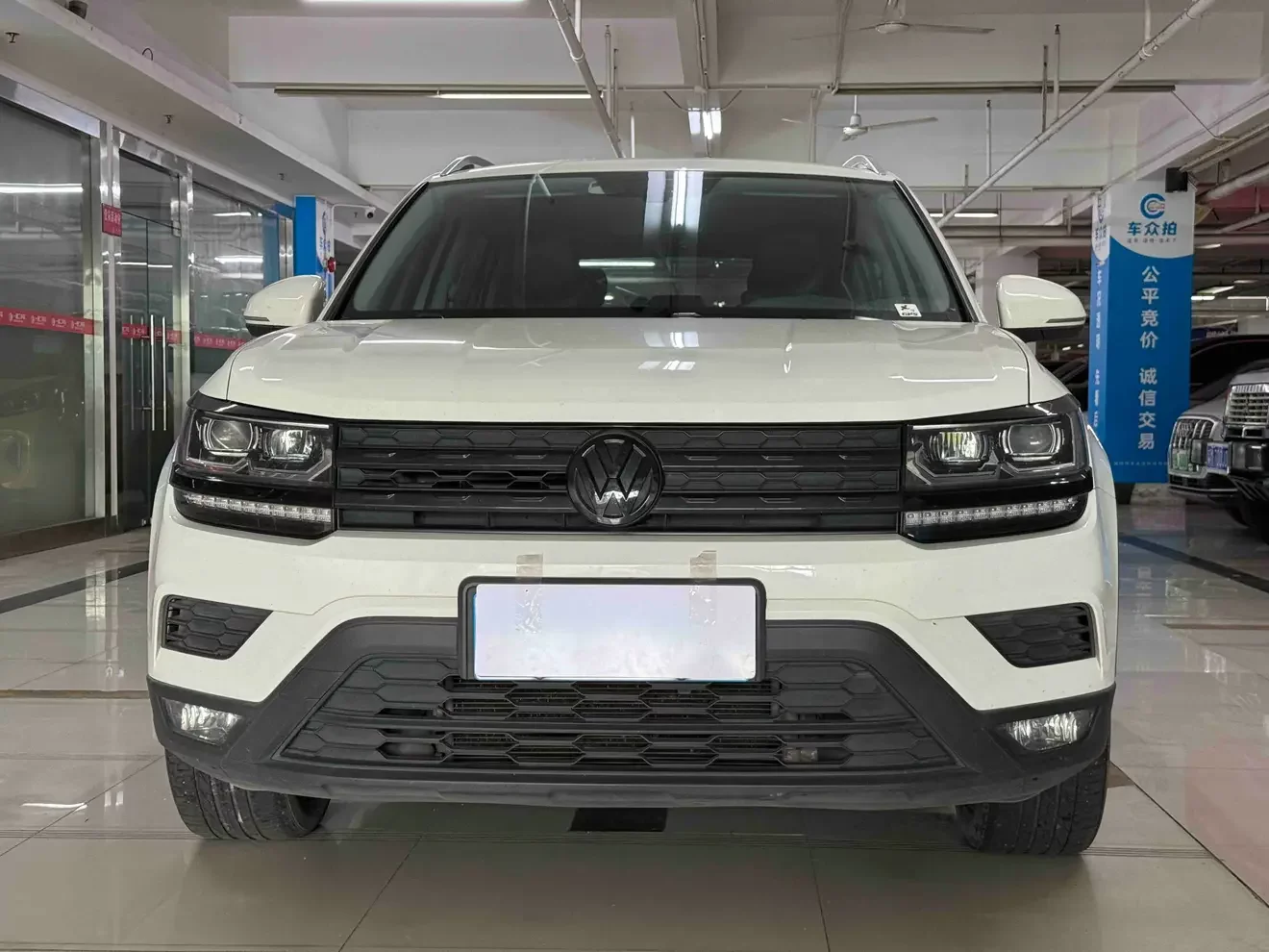 Volkswagen Tharu