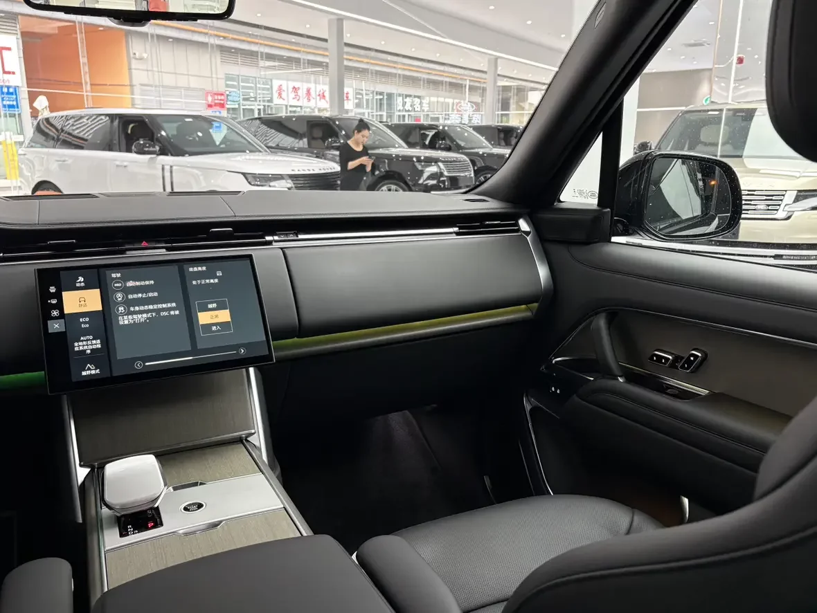 Land Rover range rover