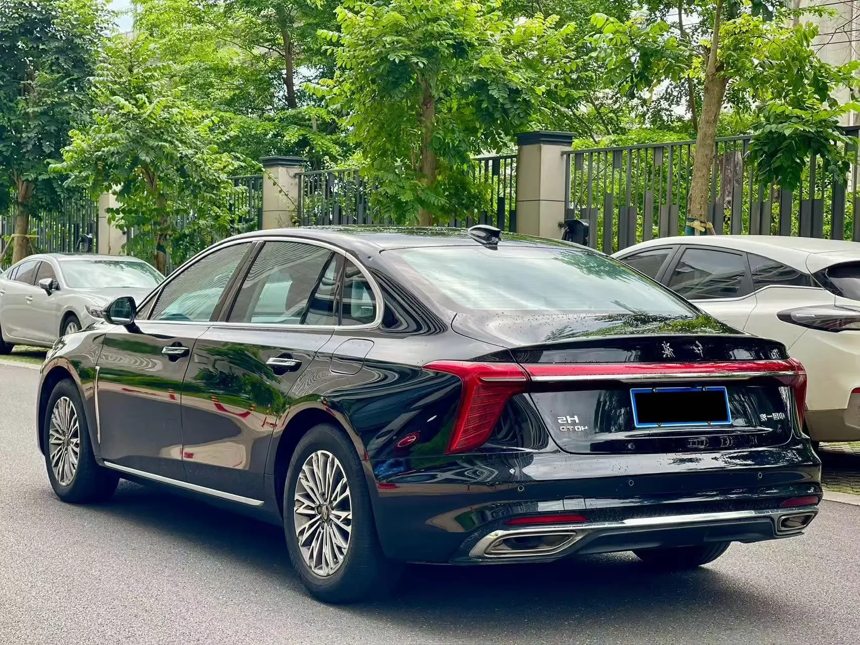 Hongqi H5