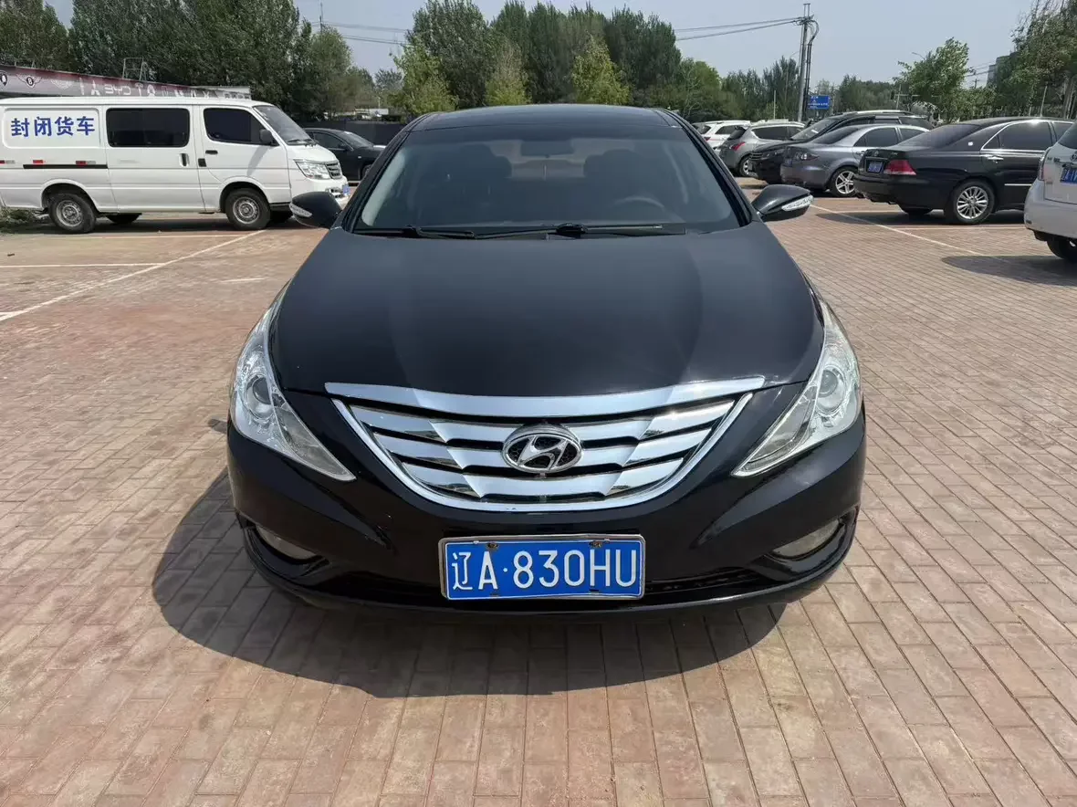Hyundai sonata eight