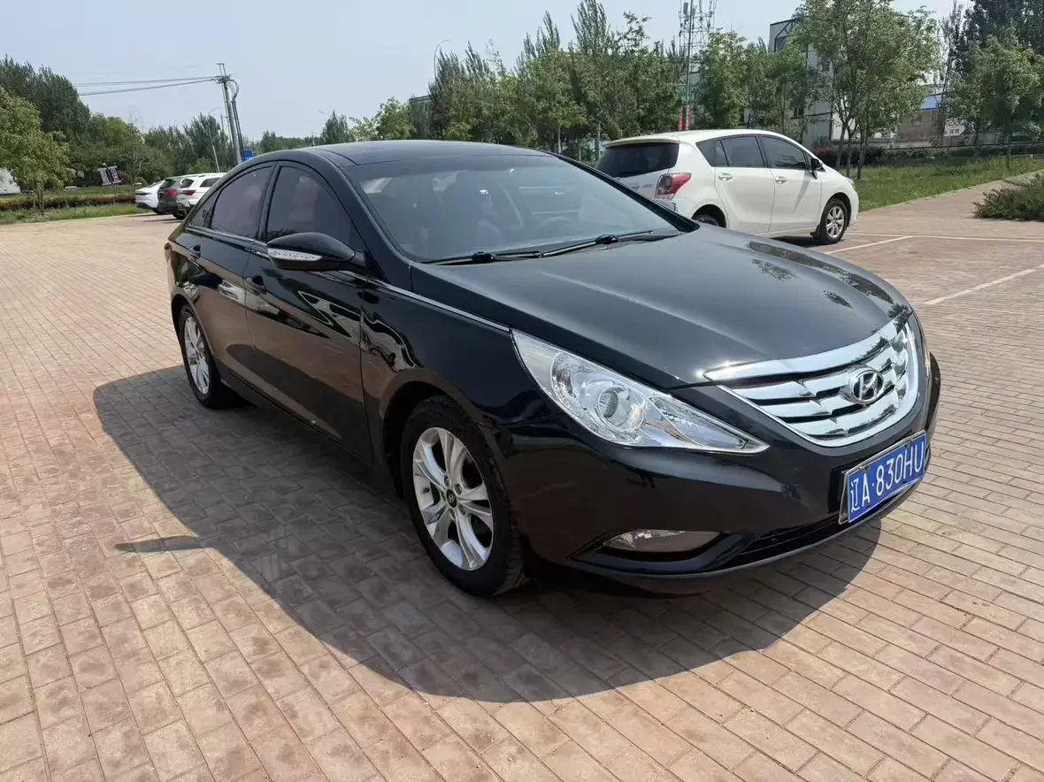 Hyundai sonata eight