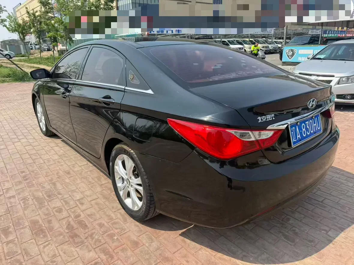 Hyundai sonata eight