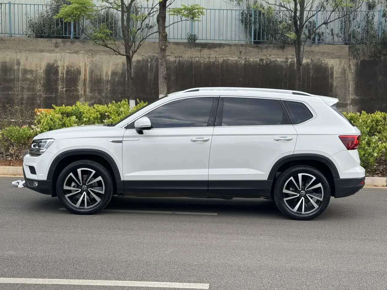 Volkswagen Tharu