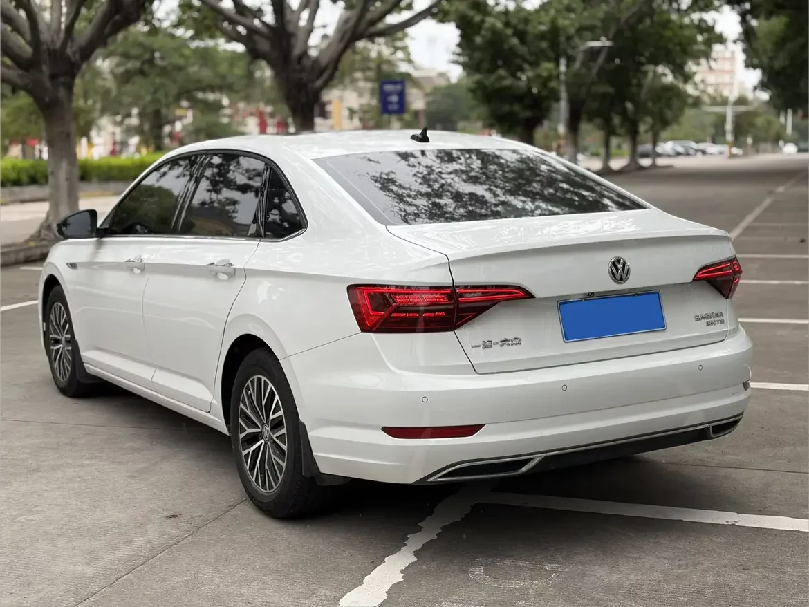 Volkswagen Sagitar