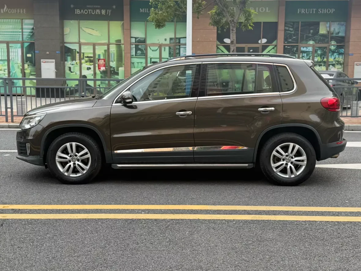 Volkswagen Tiguan (Tharu)