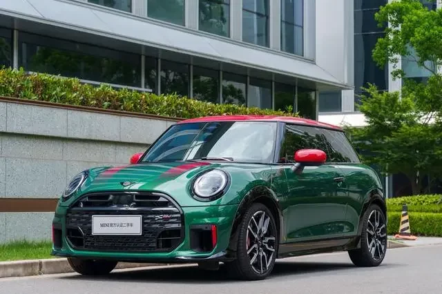 MINI JCW