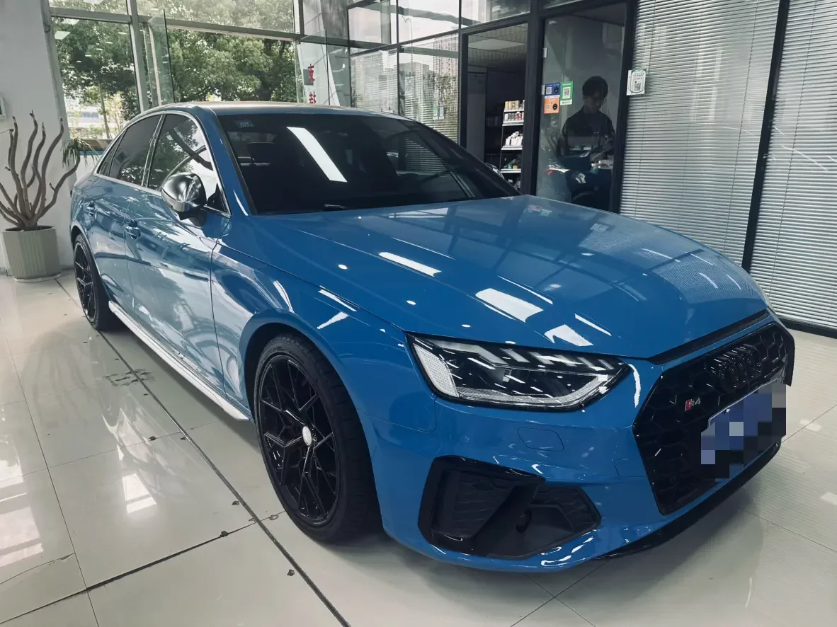 Audi S4