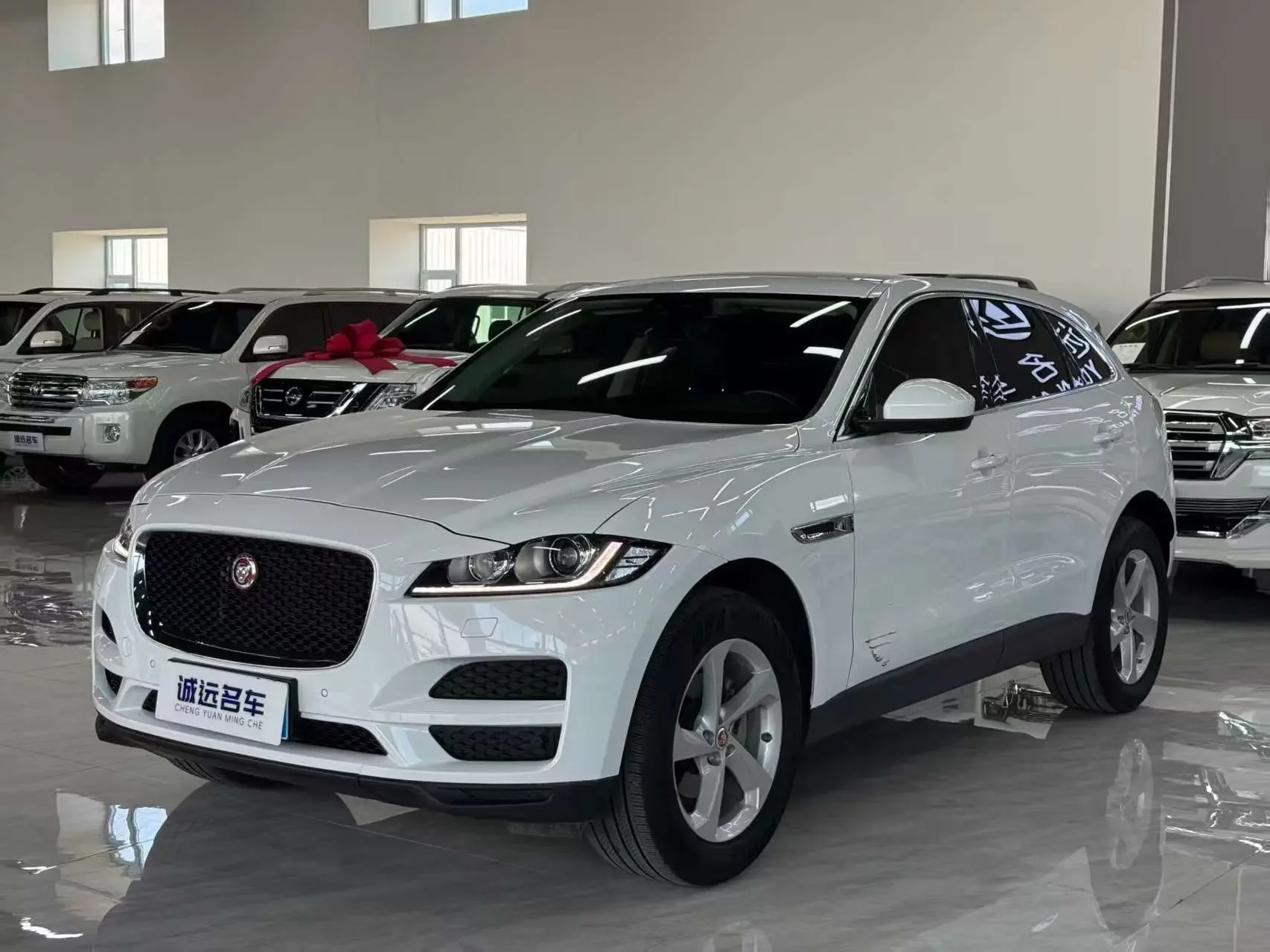 Jaguar F-PACE