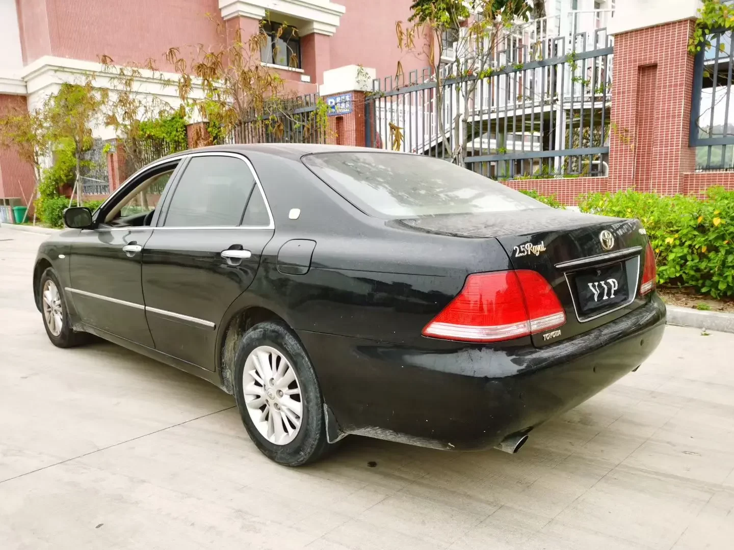 Toyota crown