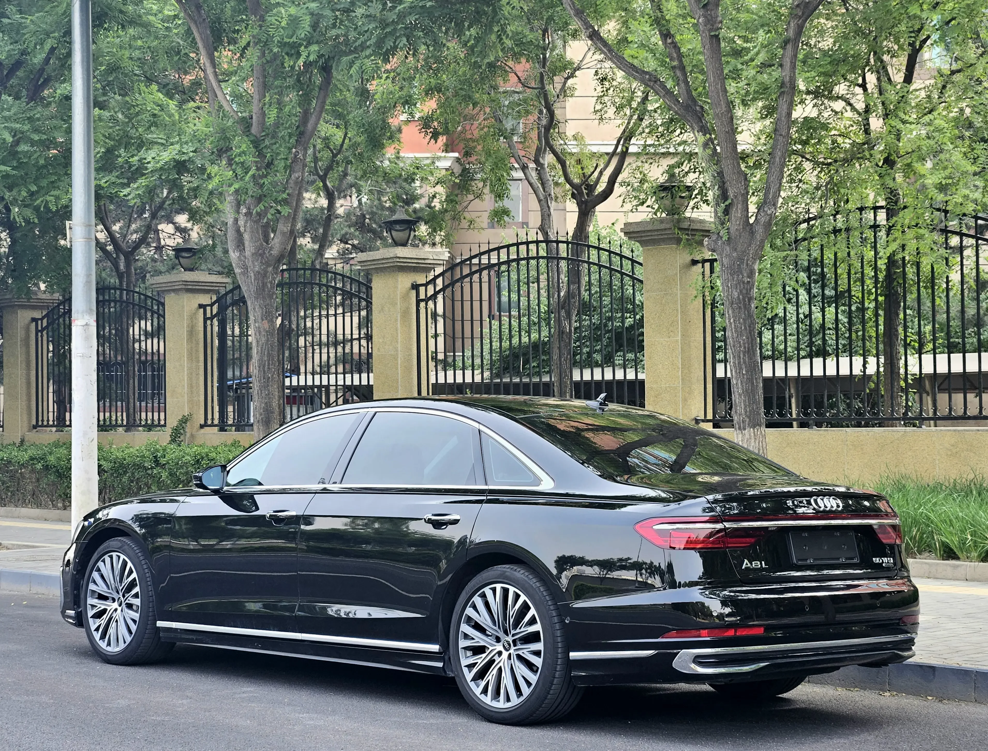 Audi A8