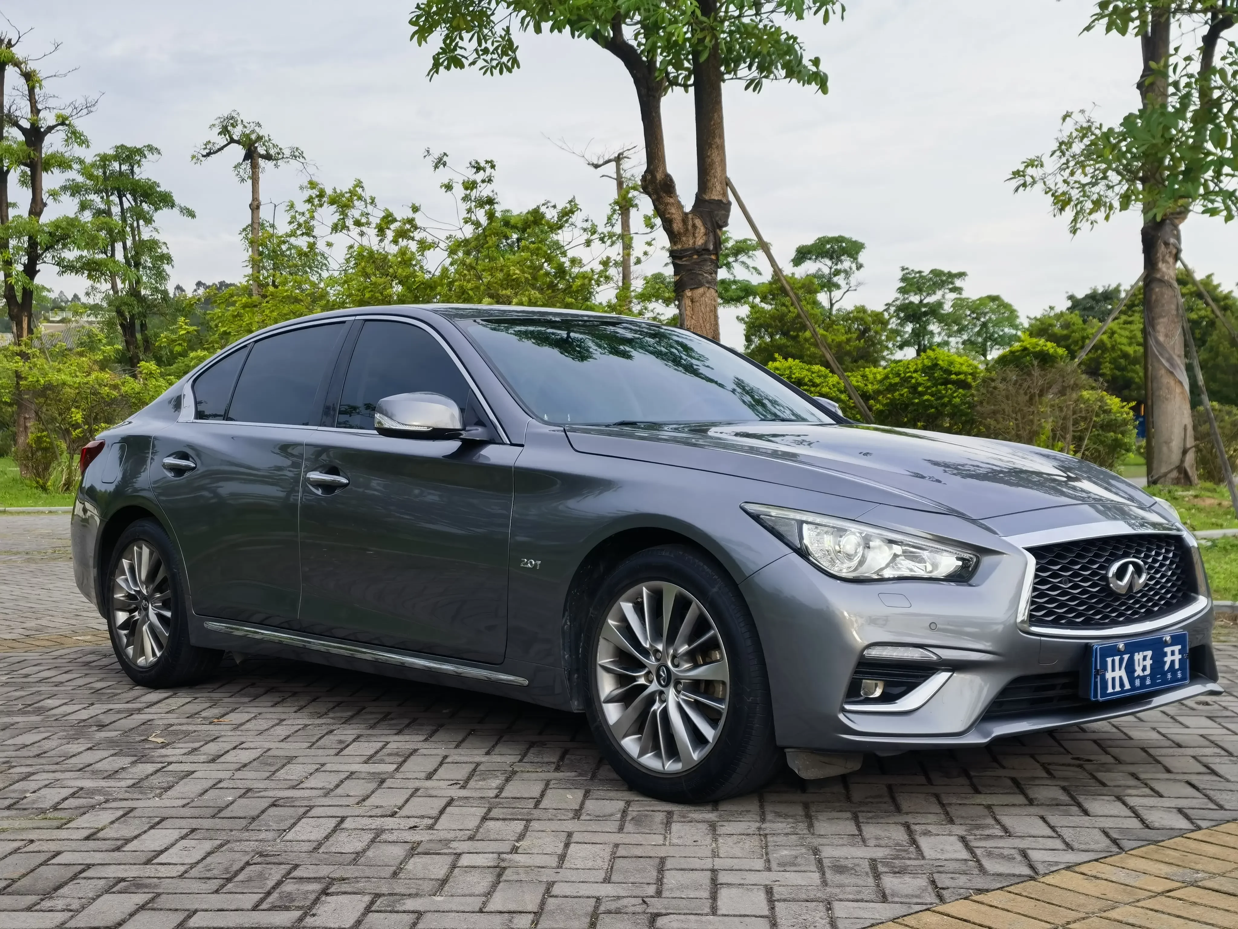 Infiniti Q50L