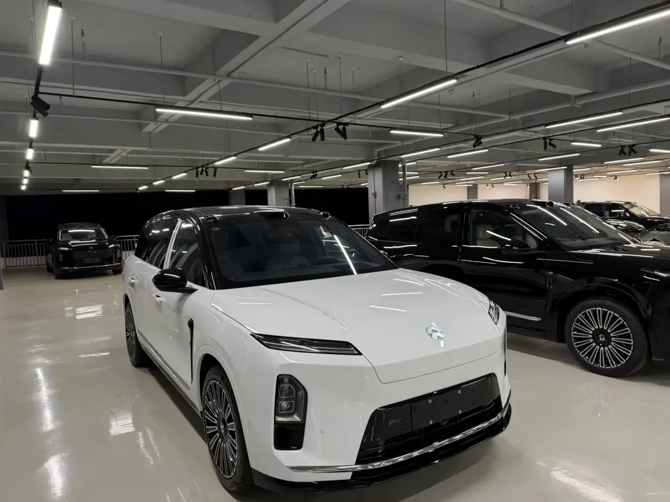 NIO ES8