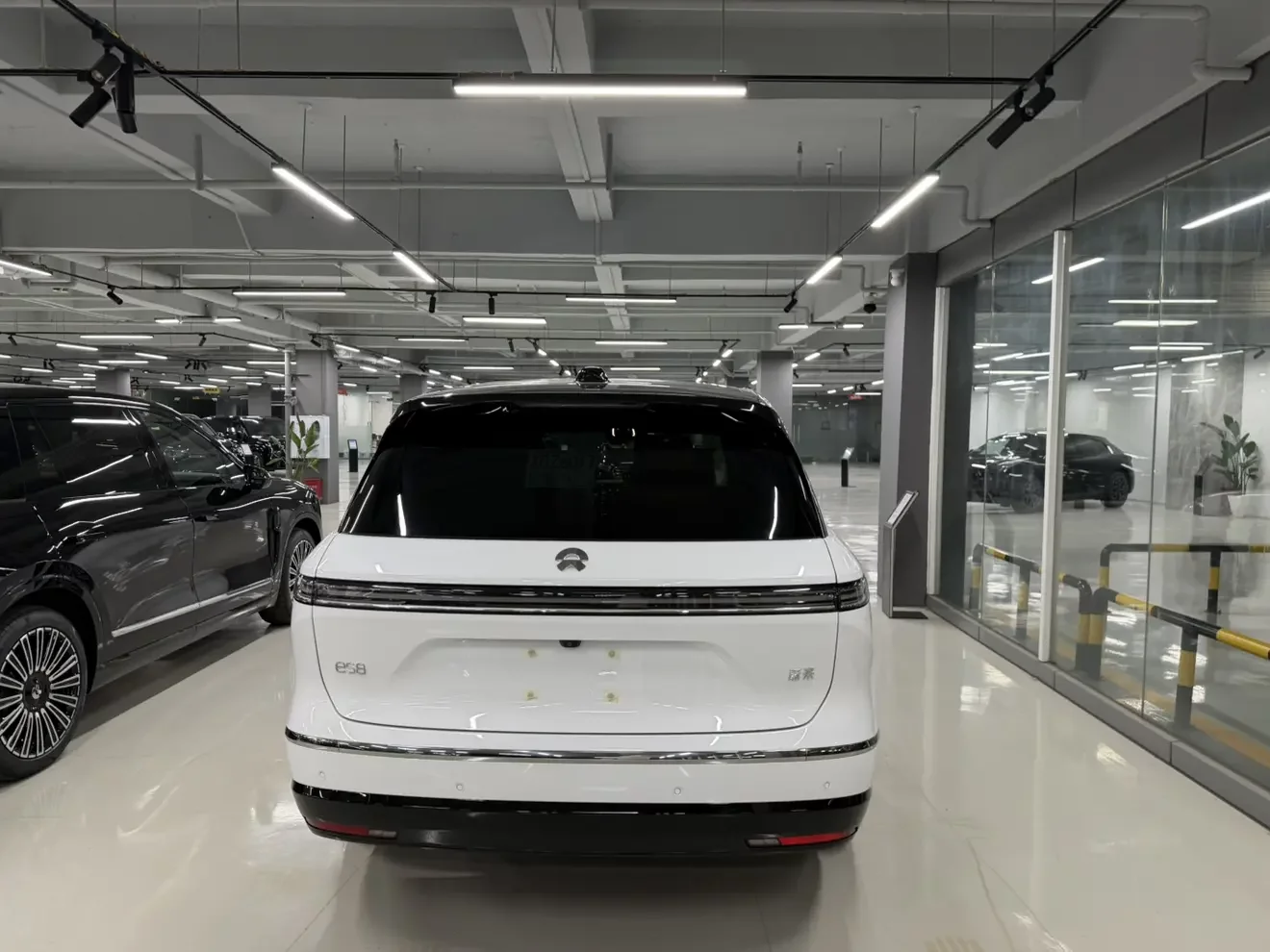 NIO ES8